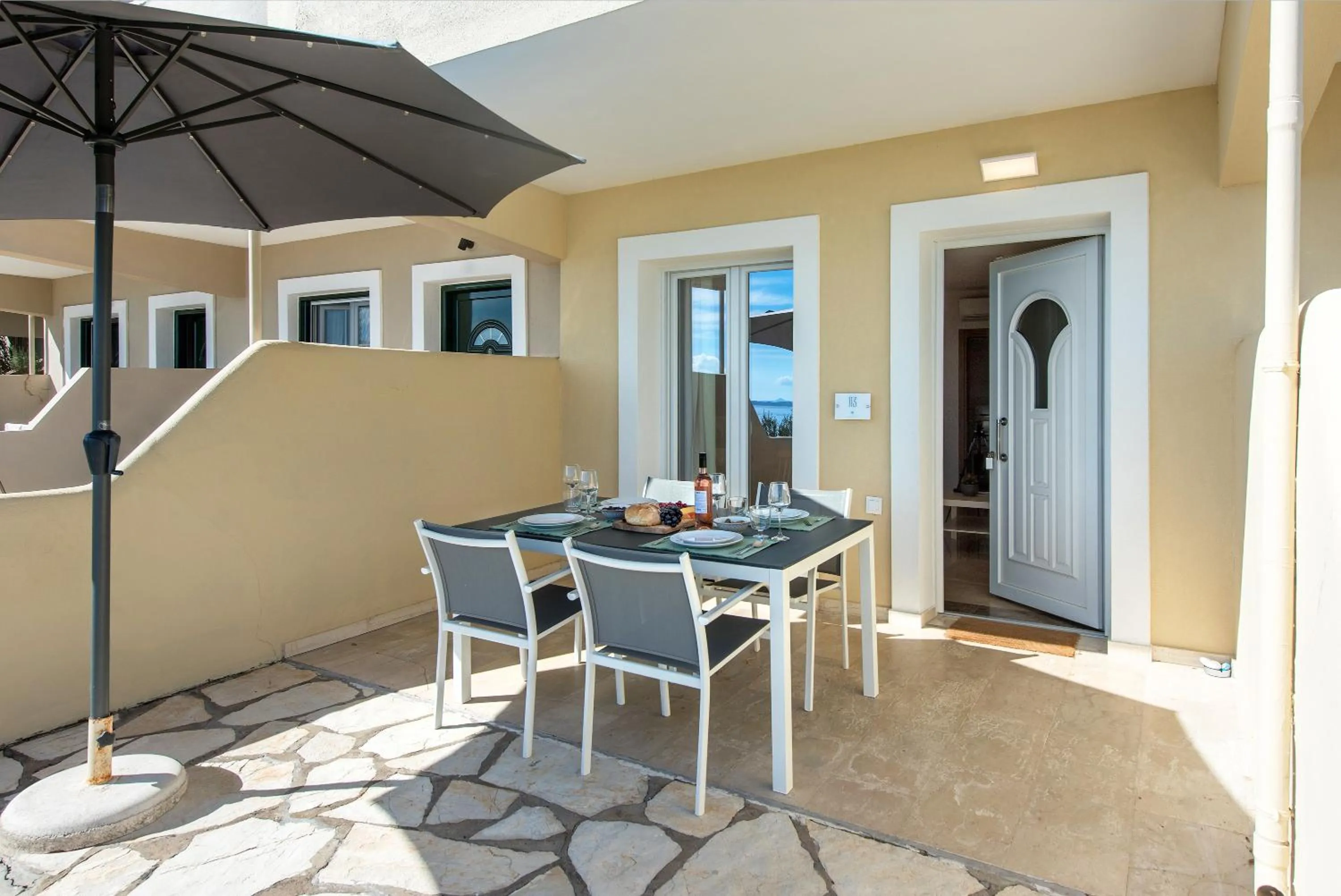 Krouzeri Beach Apartments