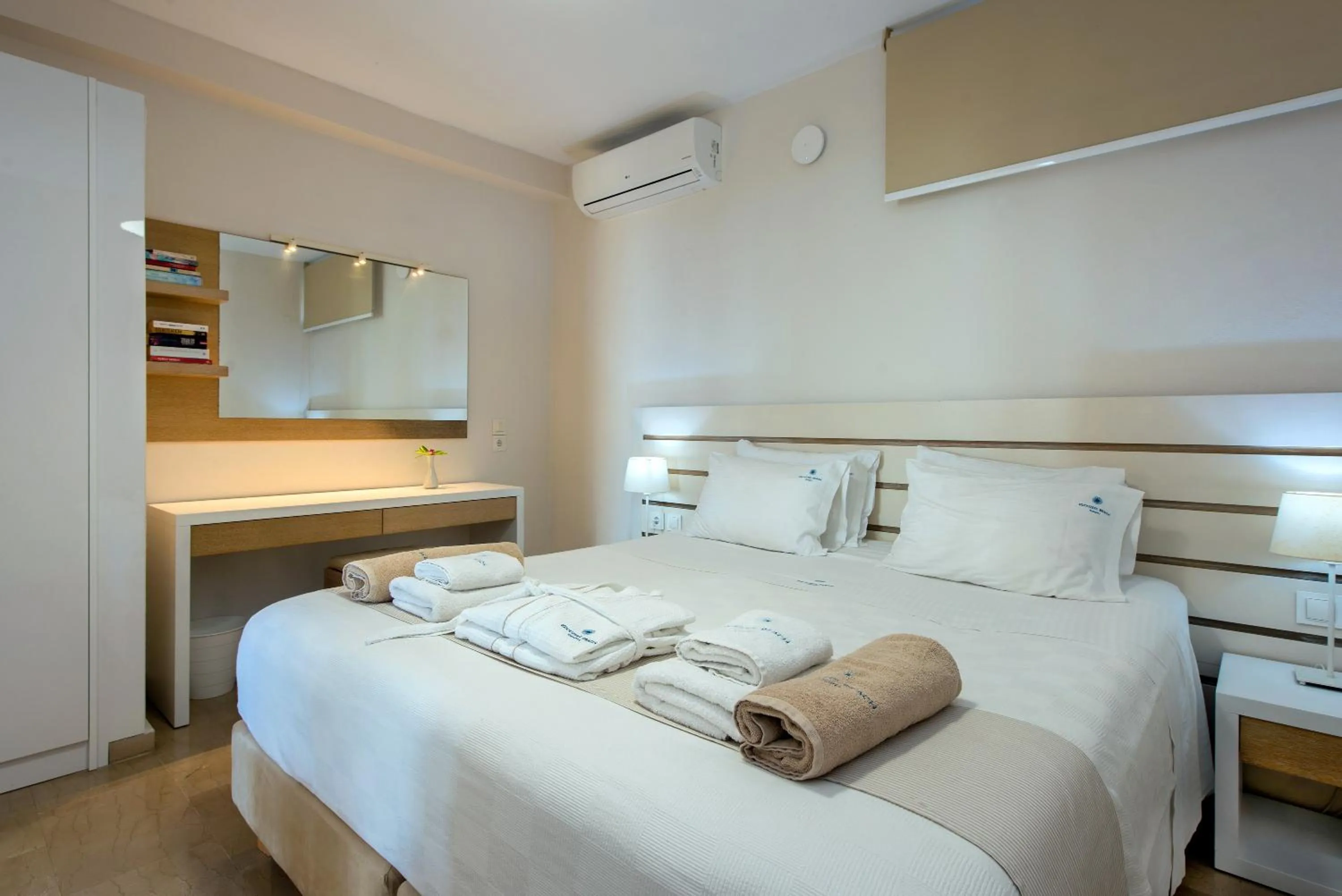 Bed in Krouzeri Beach Apartments