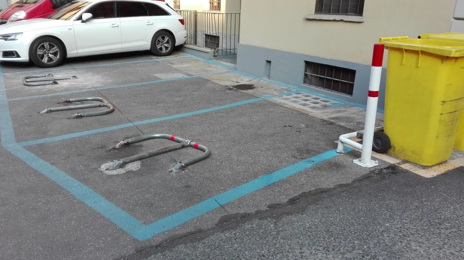 Parking in Adalesia Hotel & Coffee