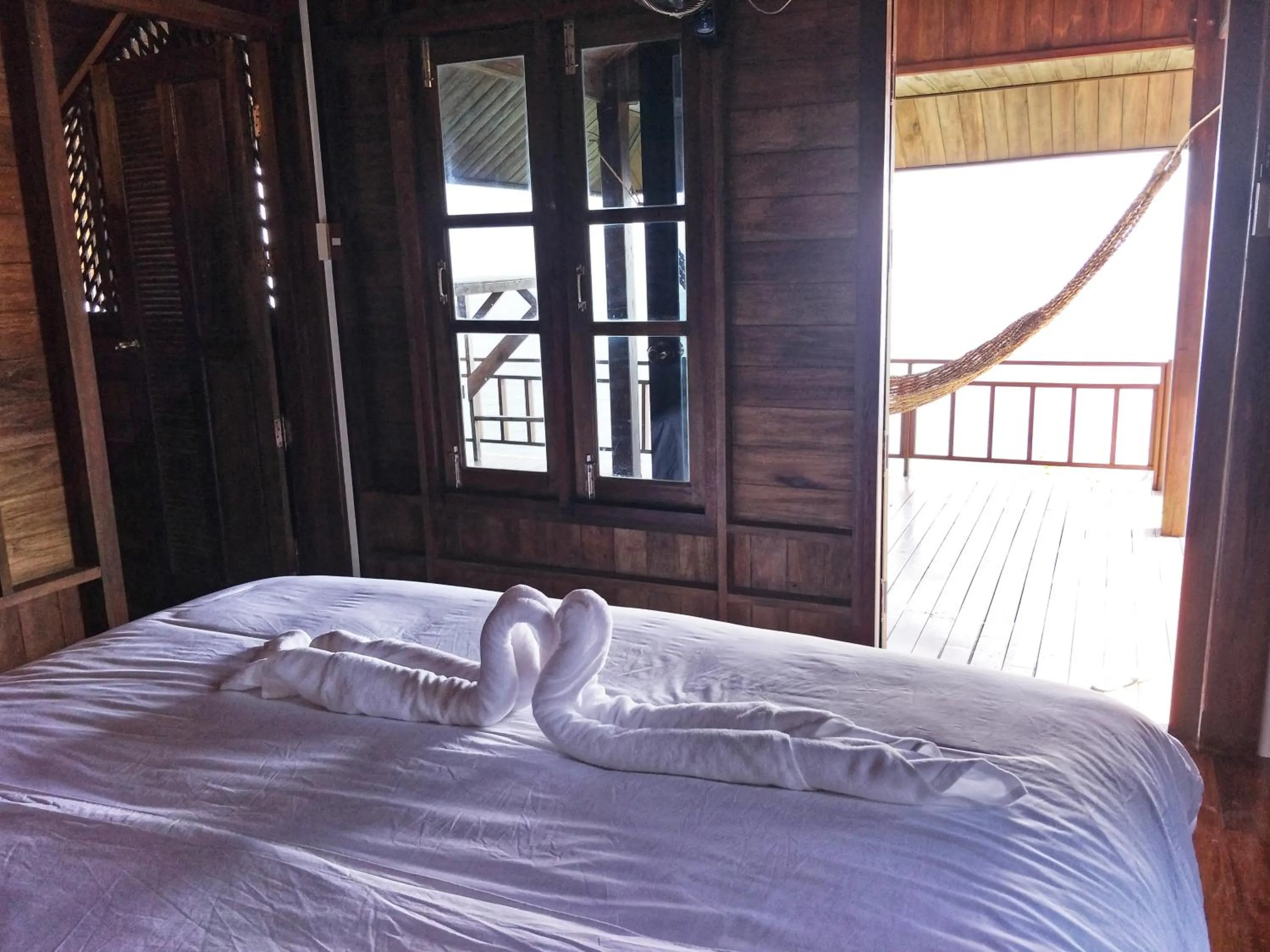 Bedroom, Bed in Moondance Magic View Bungalow