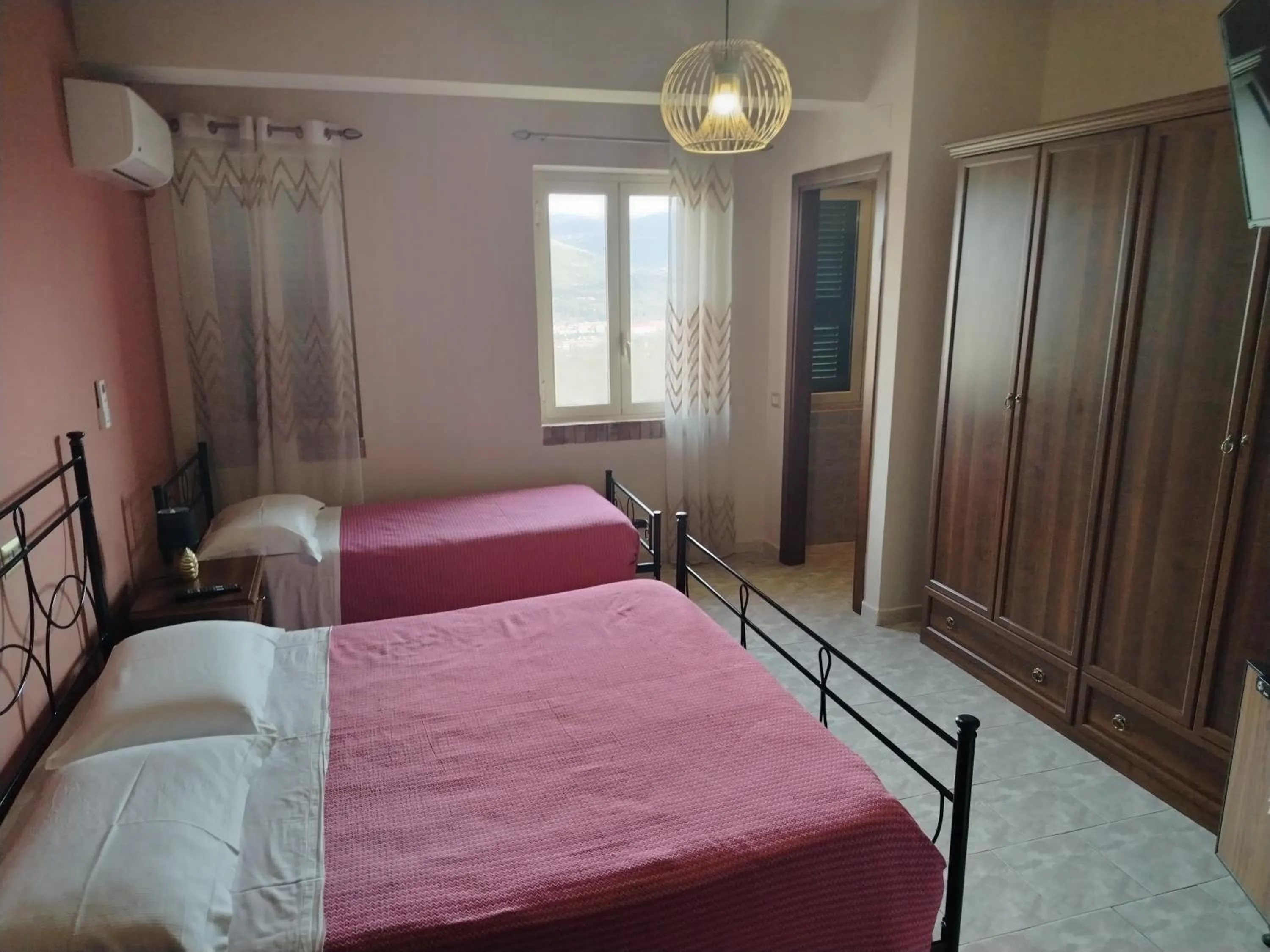 Bed in Villa Del Colle