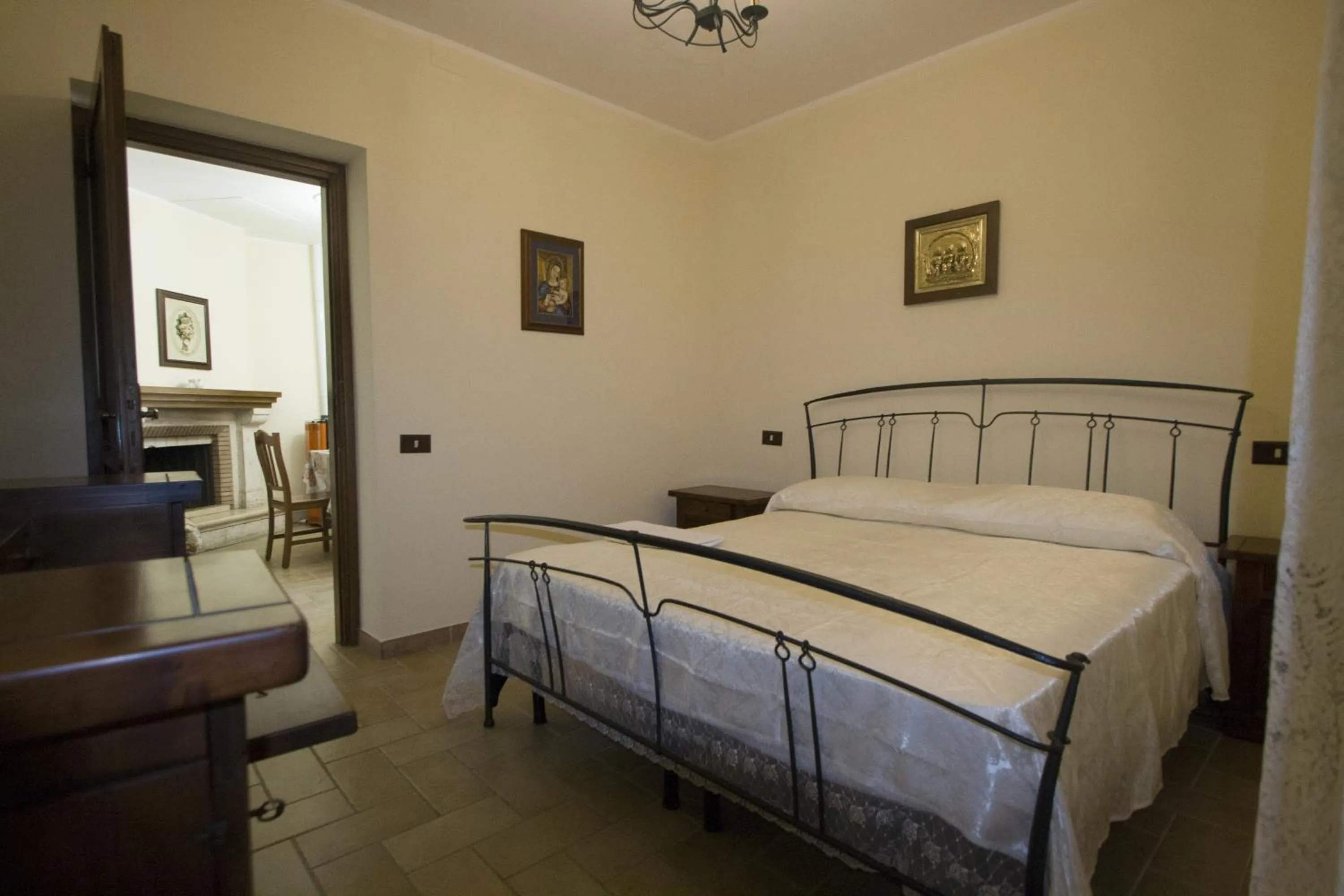 Bed in Villa Del Colle
