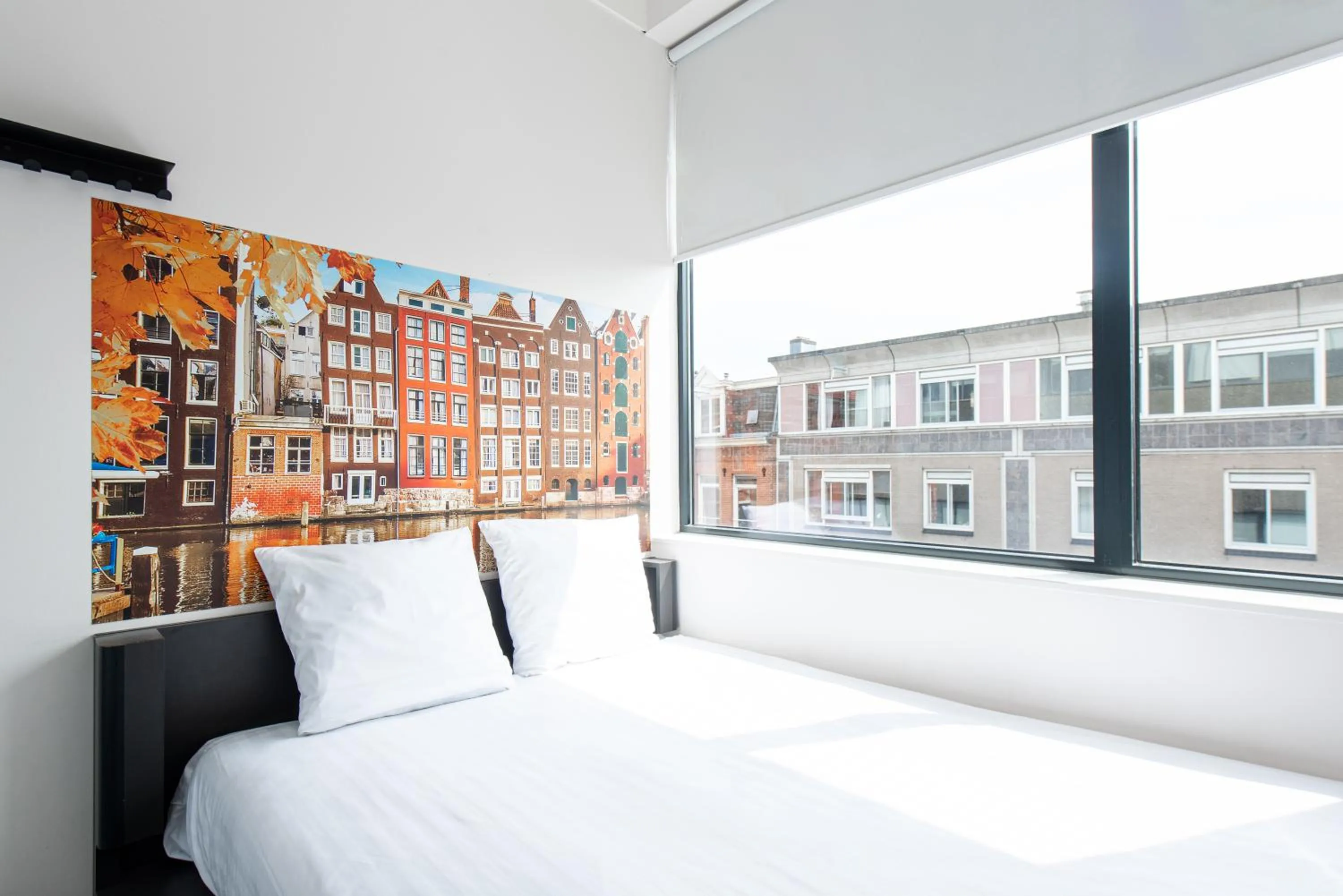 Bedroom, Bed in easyHotel Amsterdam City Centre South