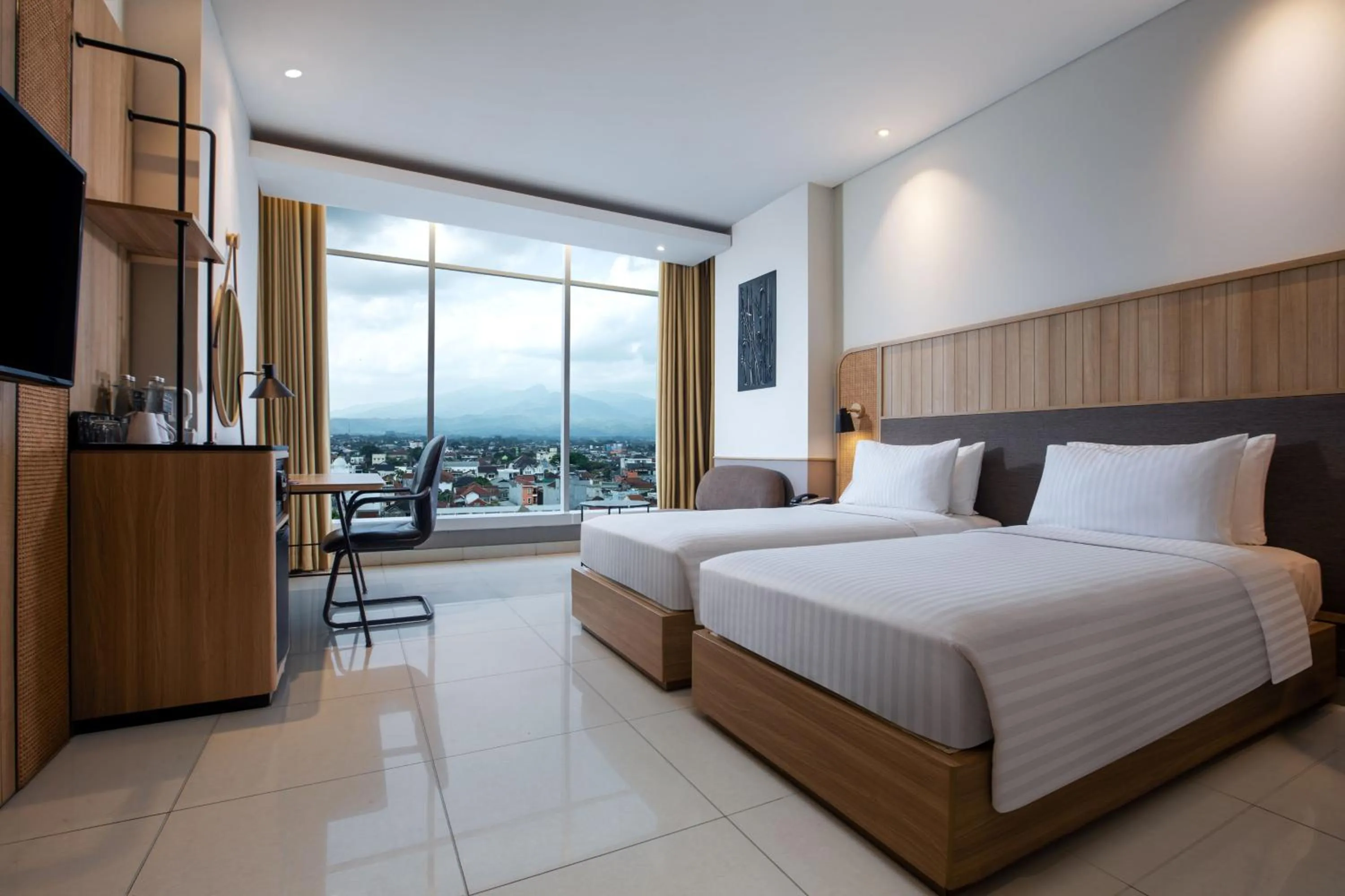 Bedroom, Bed in Hotel Santika Tasikmalaya