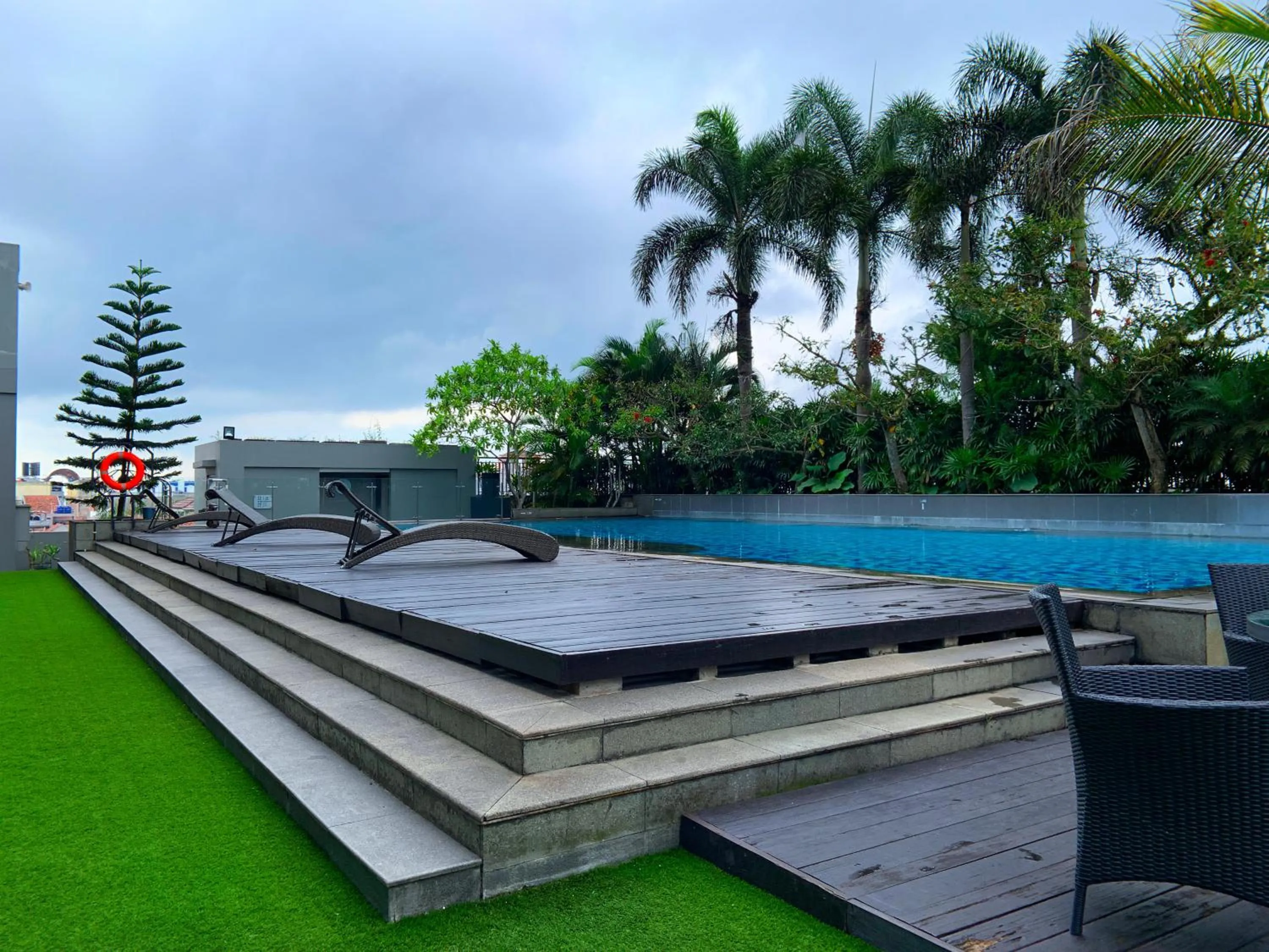 Swimming pool in Hotel Santika Tasikmalaya