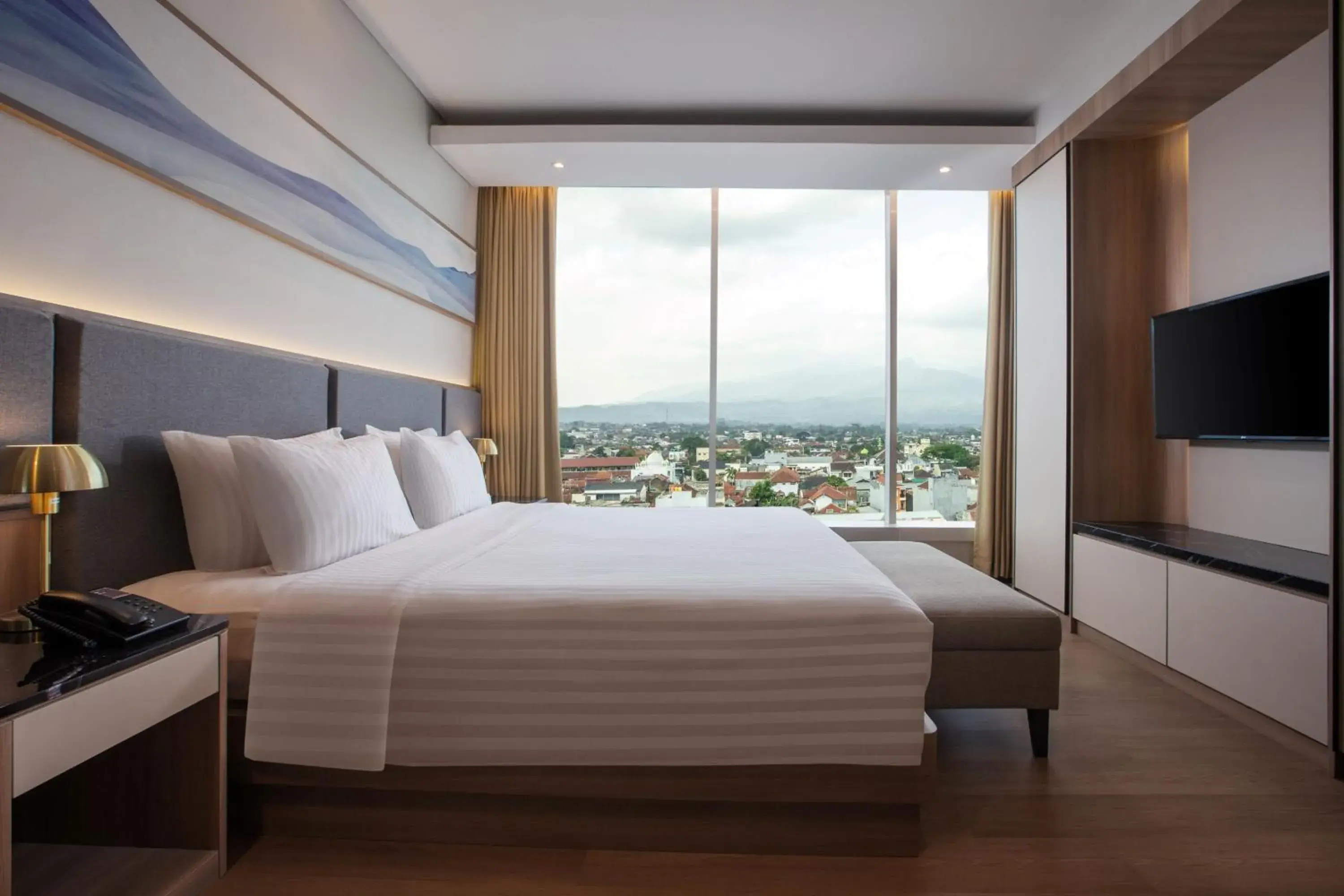 Bedroom, Bed in Hotel Santika Tasikmalaya Bedroom, Bed in Hotel Santika Tasikmalaya