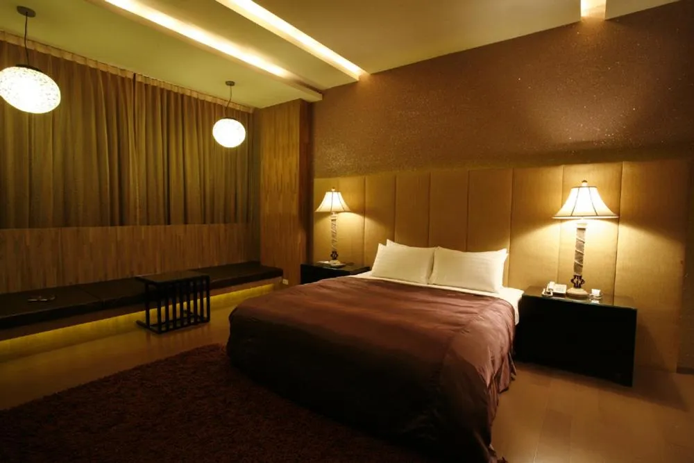 bunk bed, Bed in Chateau Boutique Motel