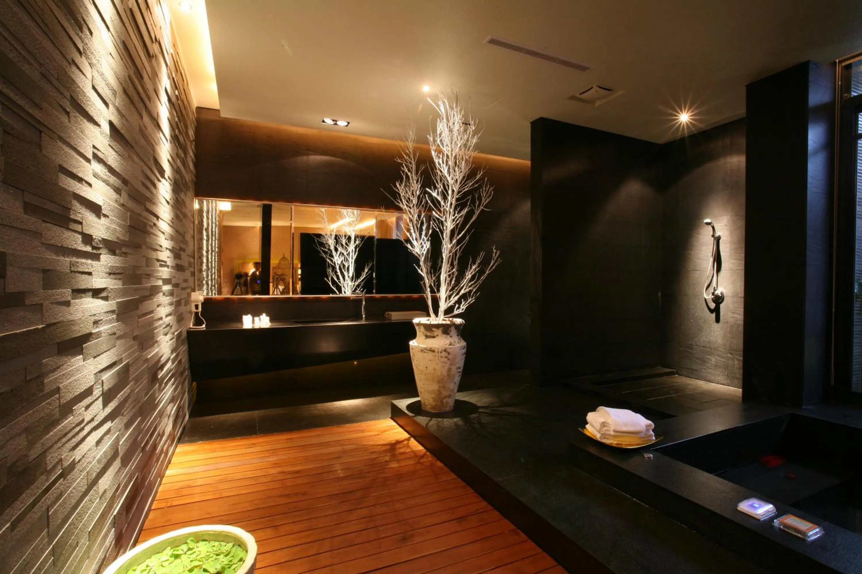 Bathroom in Chateau Boutique Motel