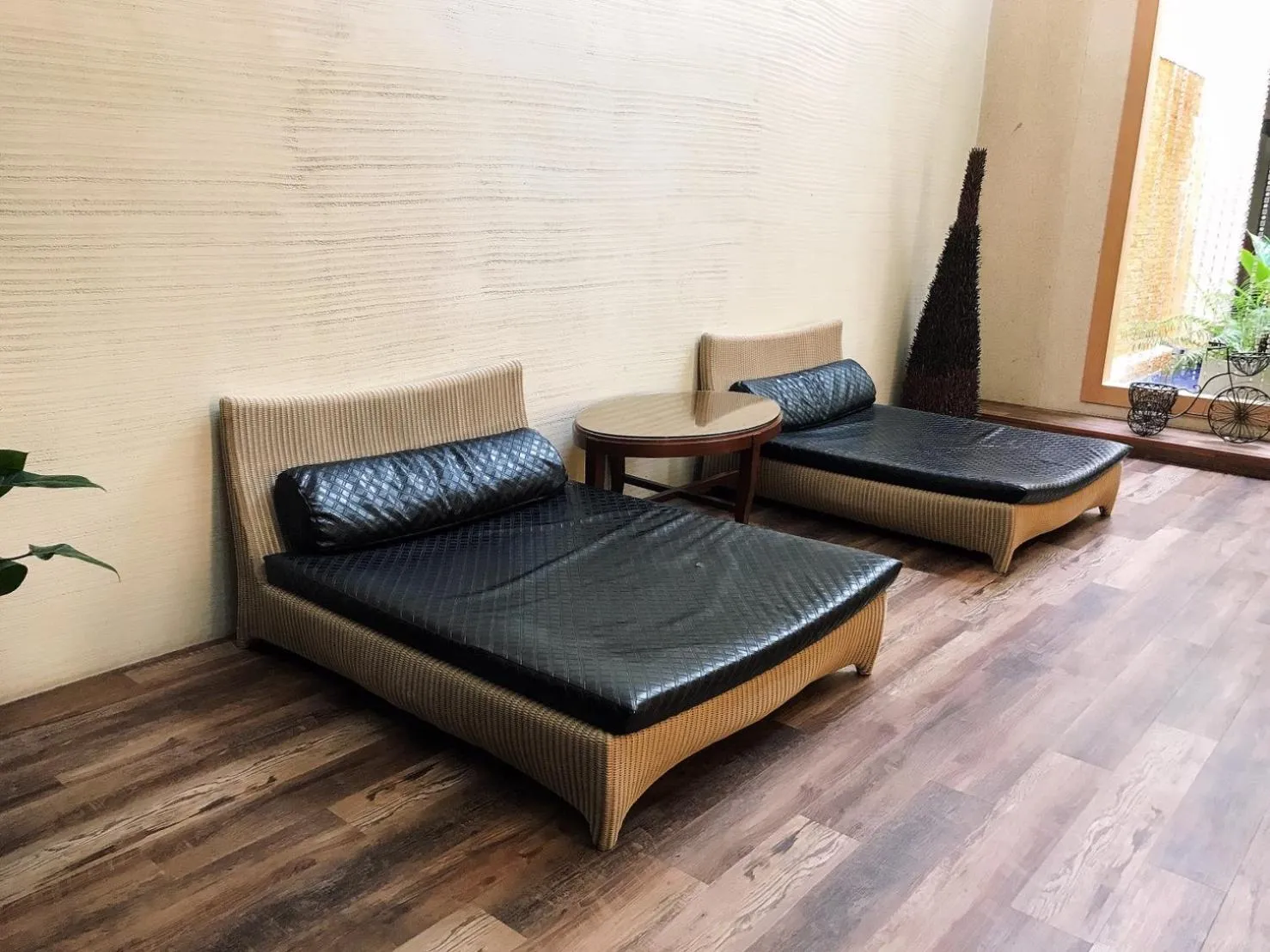 Seating area in Chateau Boutique Motel