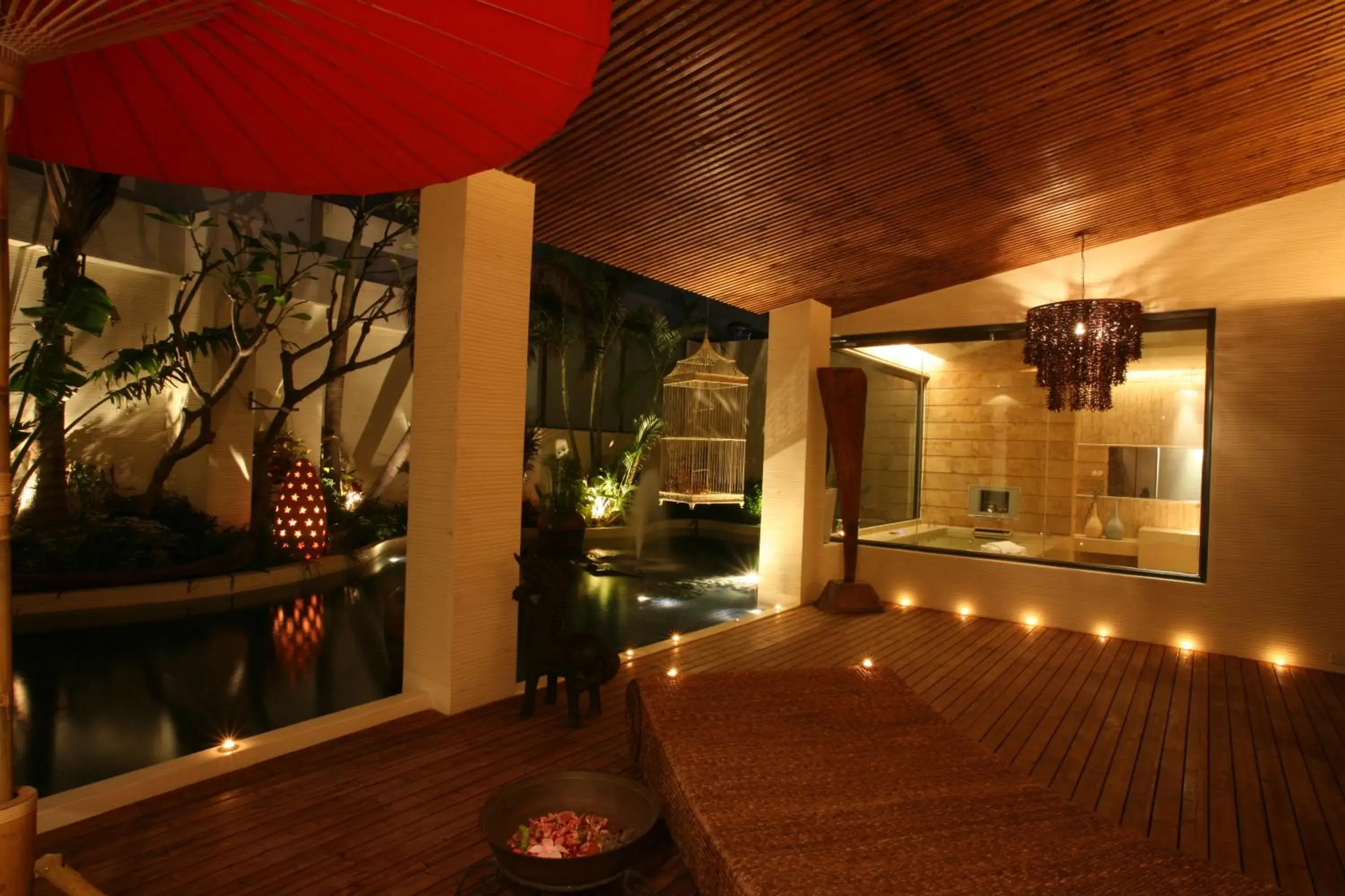 Garden view in Chateau Boutique Motel Garden view in Chateau Boutique Motel