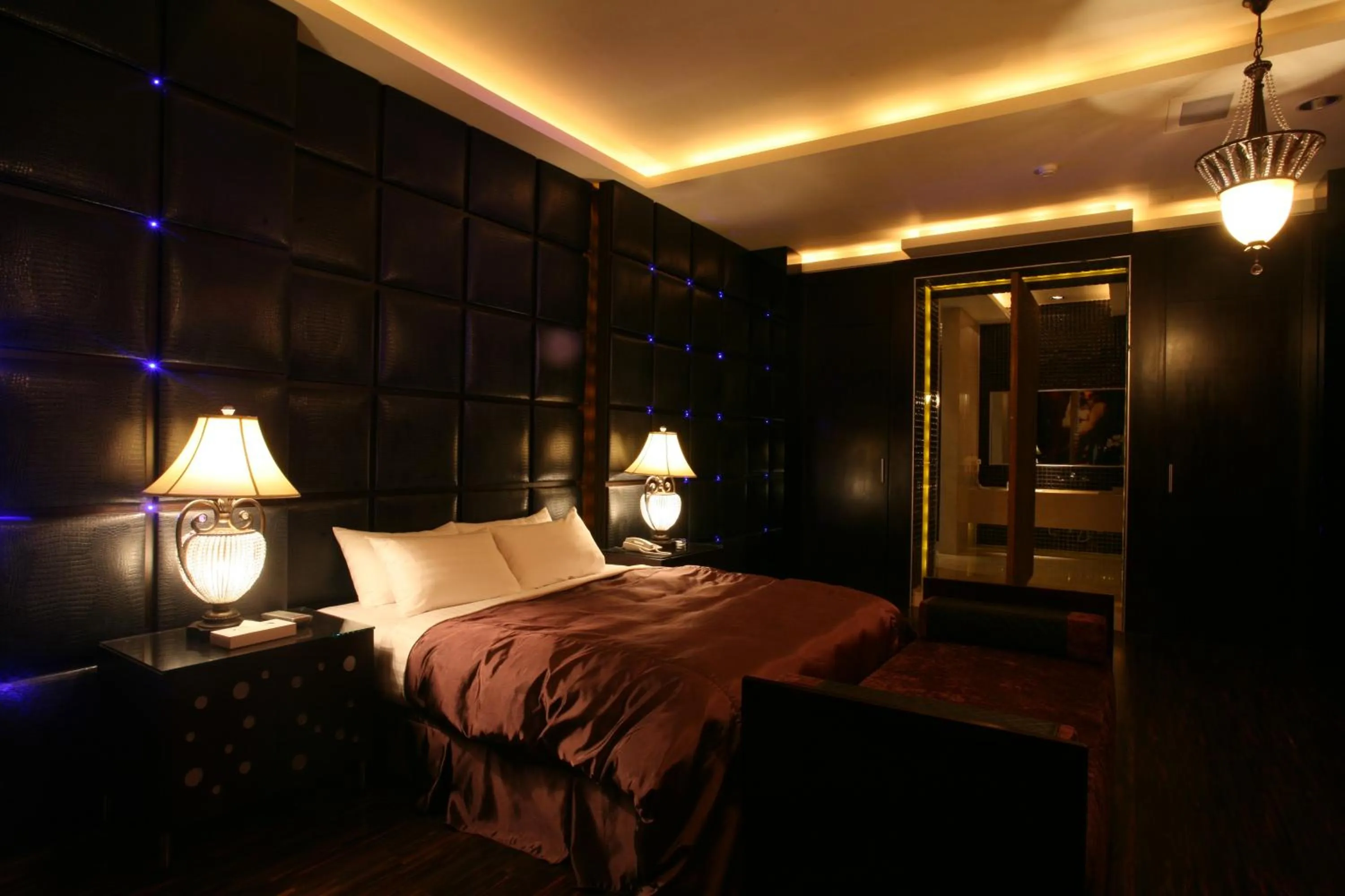 bunk bed, Bed in Chateau Boutique Motel