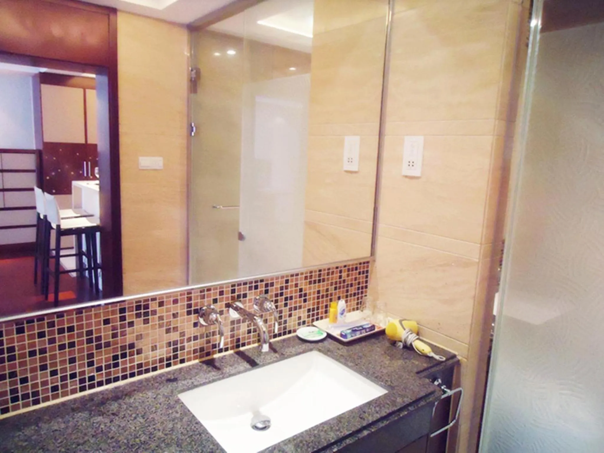 Bathroom in Ziyuan Service Apartment