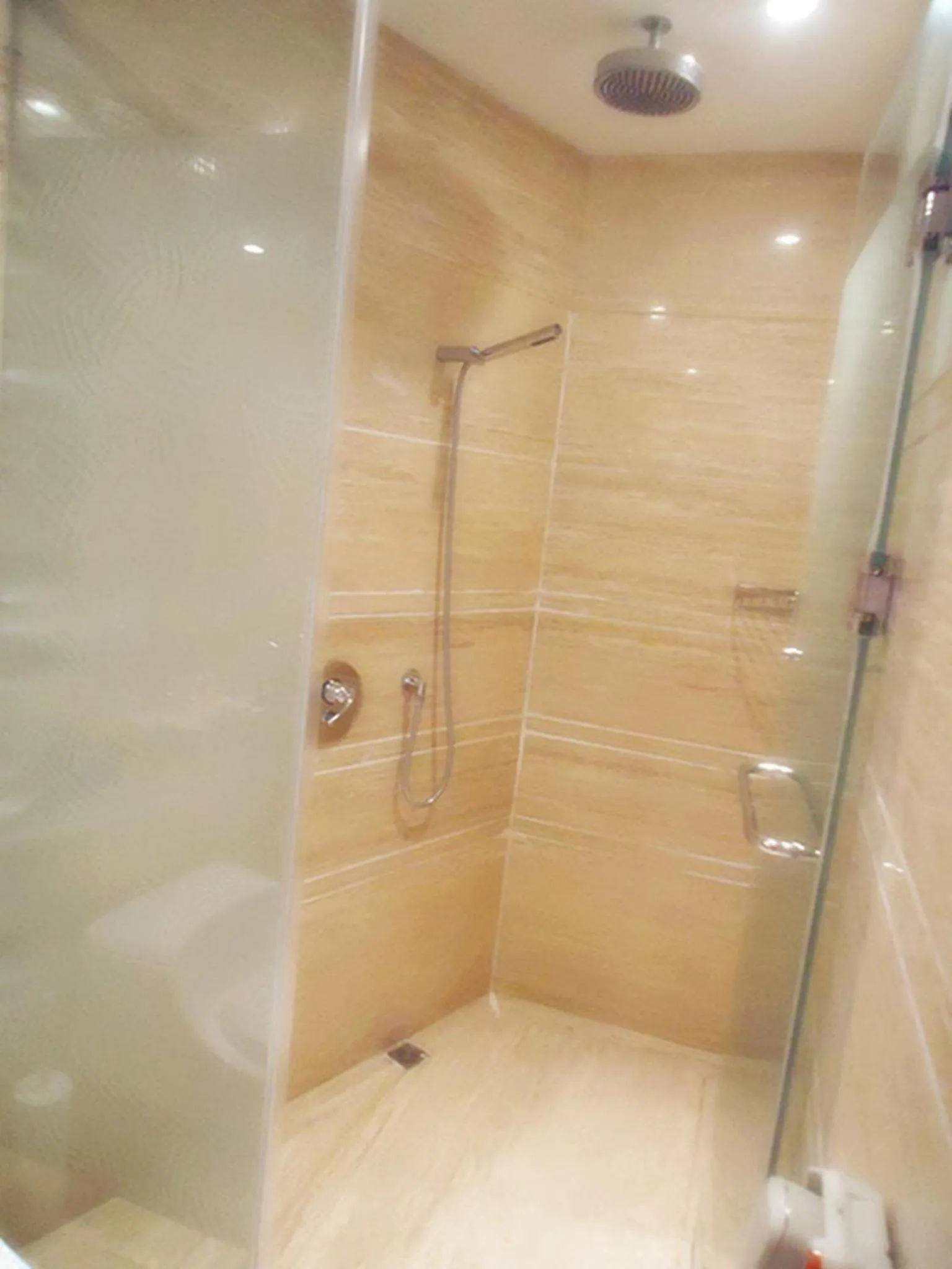 Bathroom in Ziyuan Service Apartment