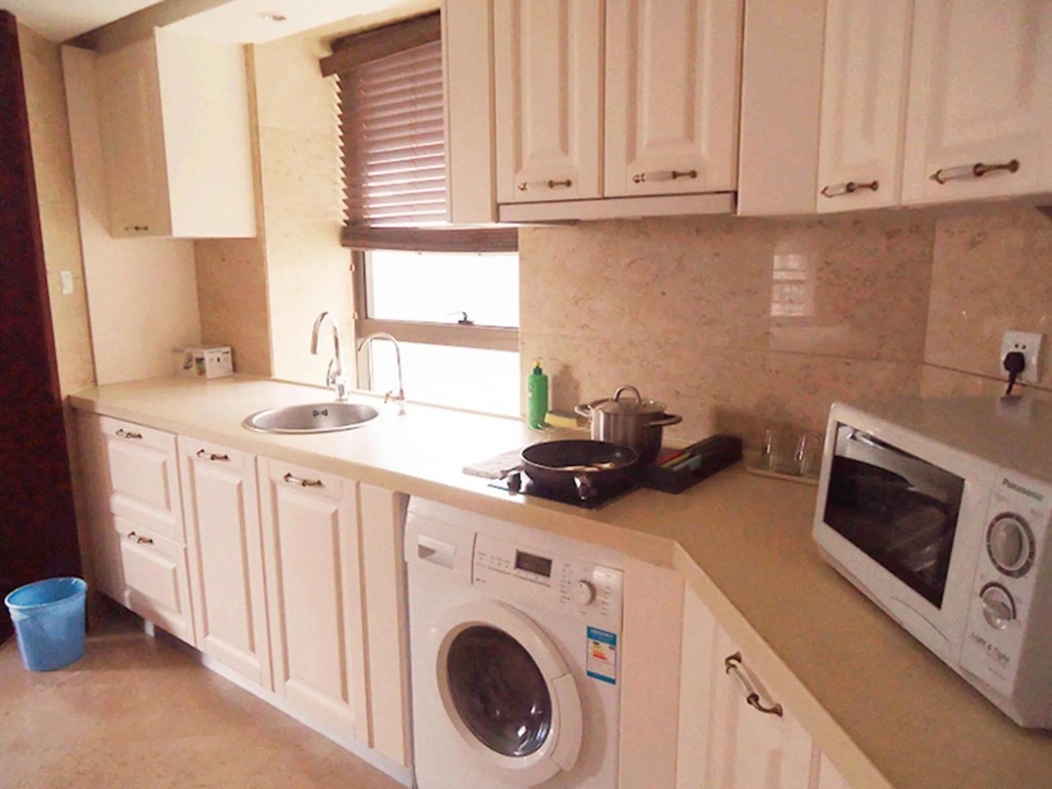 Kitchen or kitchenette in Ziyuan Service Apartment