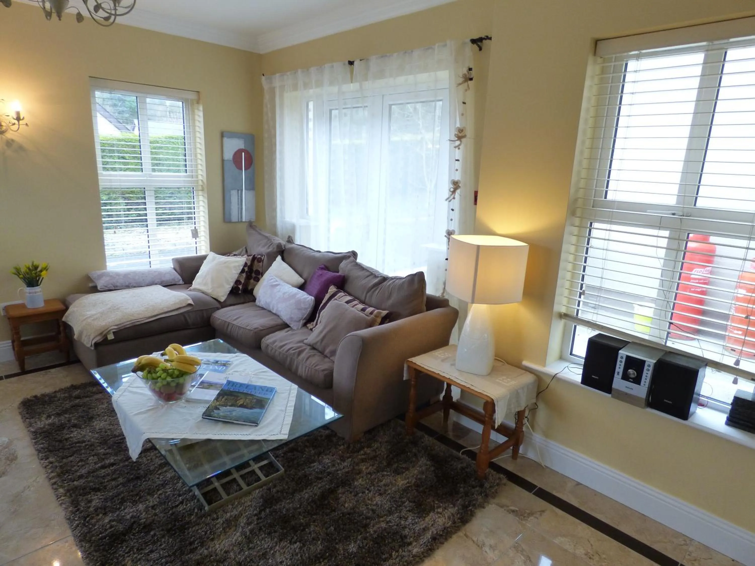 Communal lounge/ TV room in Parkhouse B&B