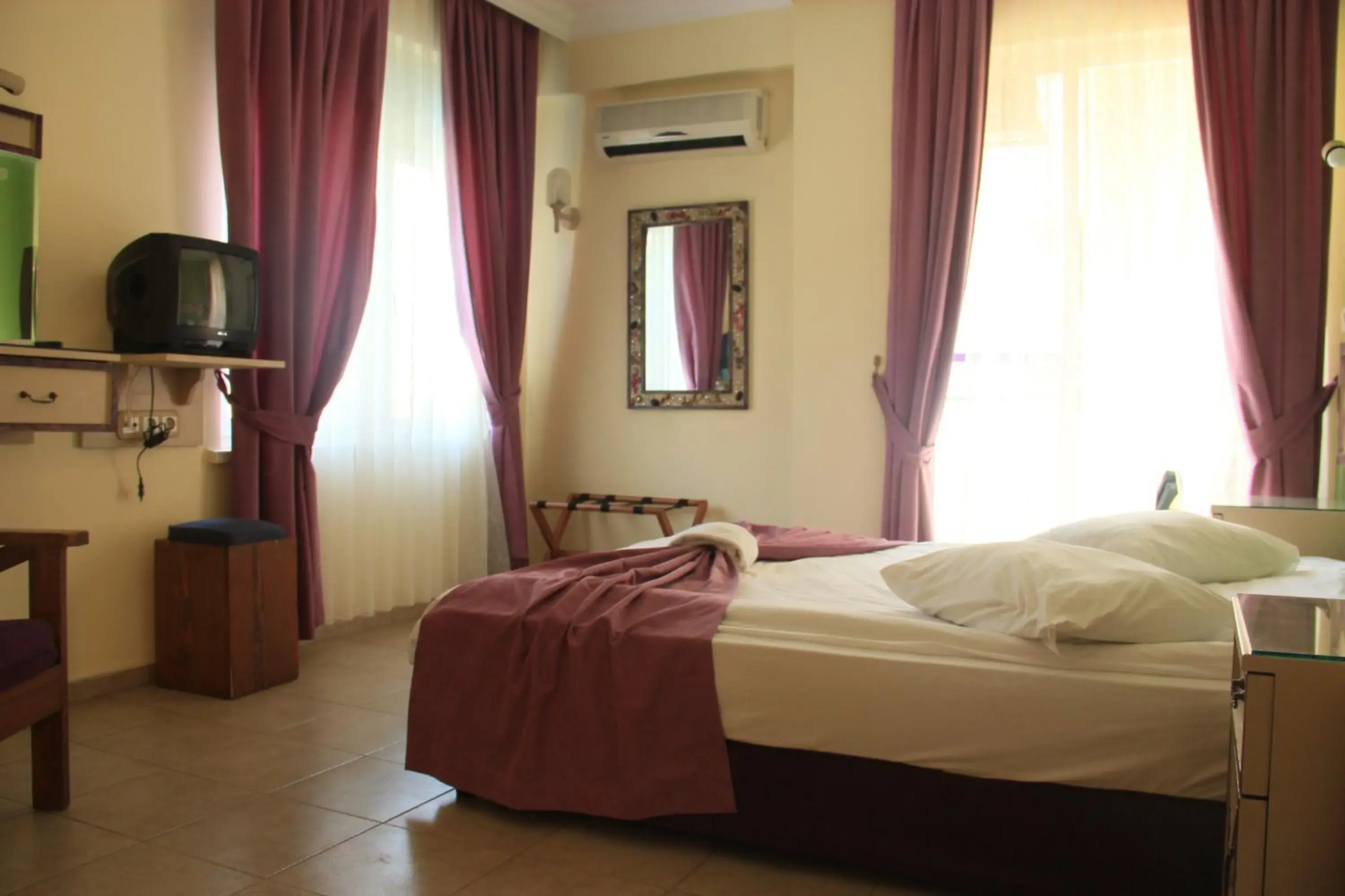 Day, Bed in Benna Hotel Day, Bed in Benna Hotel