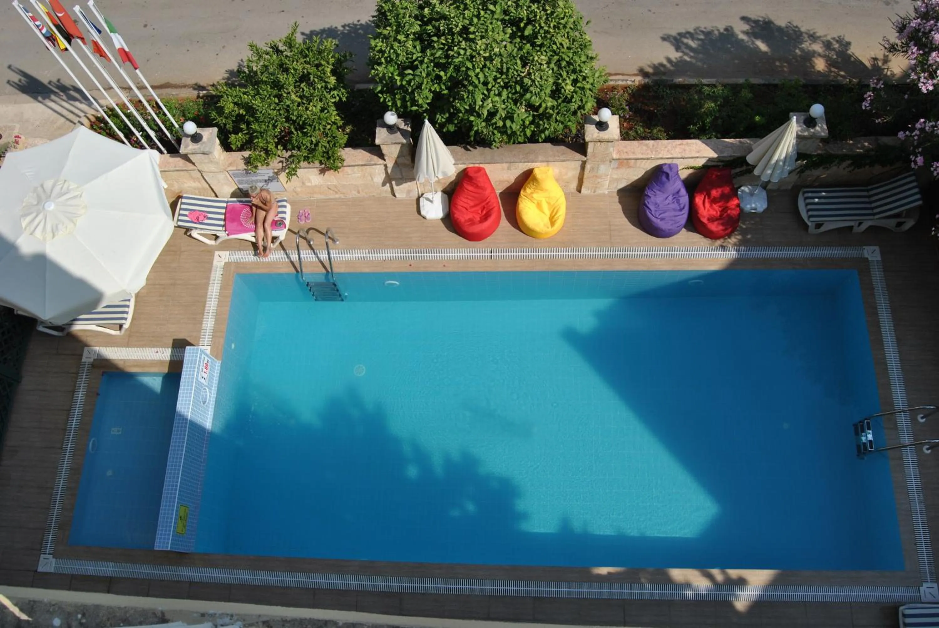 Swimming pool in Benna Hotel