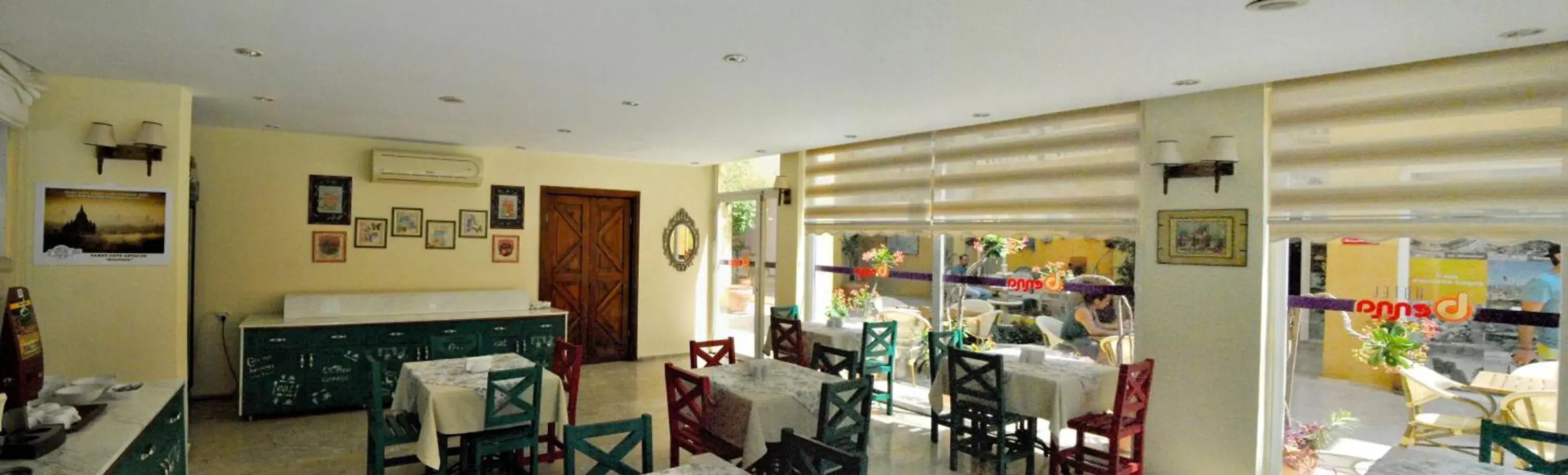 Restaurant/places to eat in Benna Hotel Restaurant/places to eat in Benna Hotel