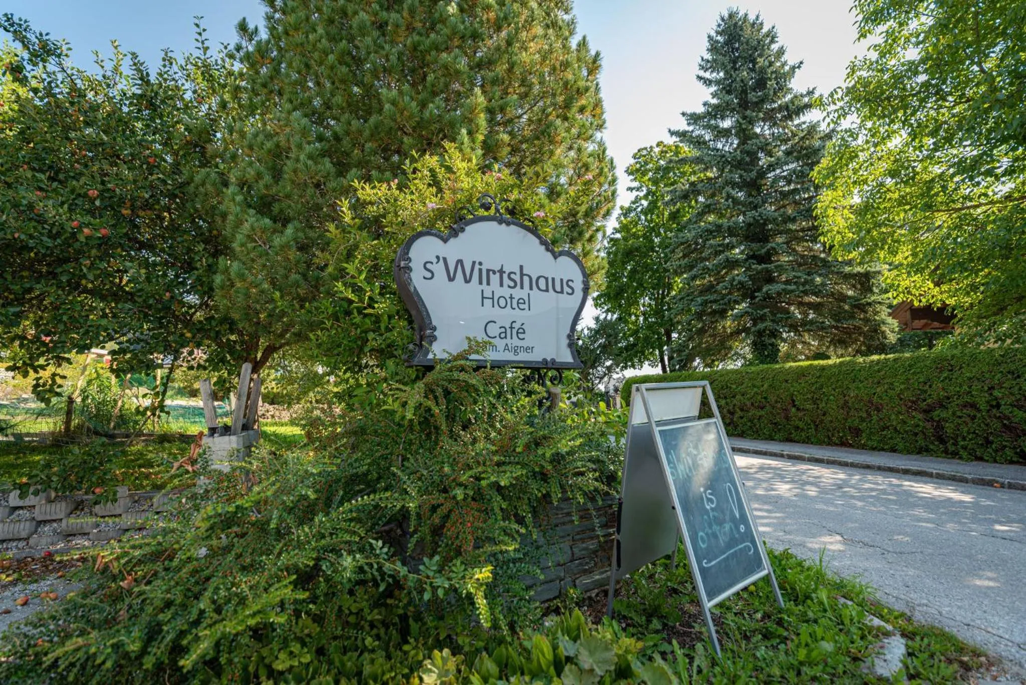 Property logo or sign in s'Wirtshaus by Alpine Genusswelten