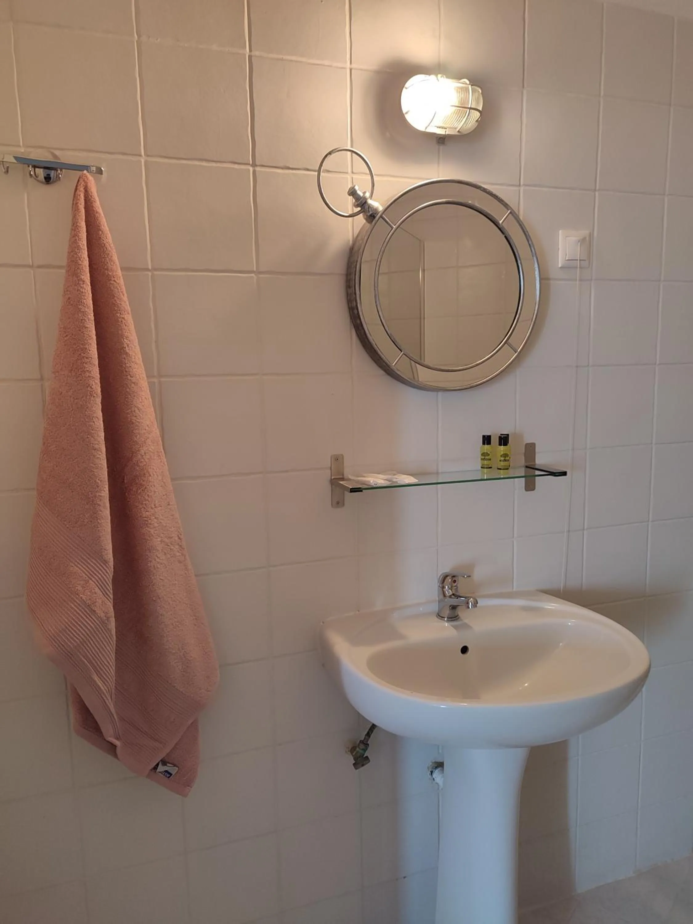 Bathroom in Bella Grecia