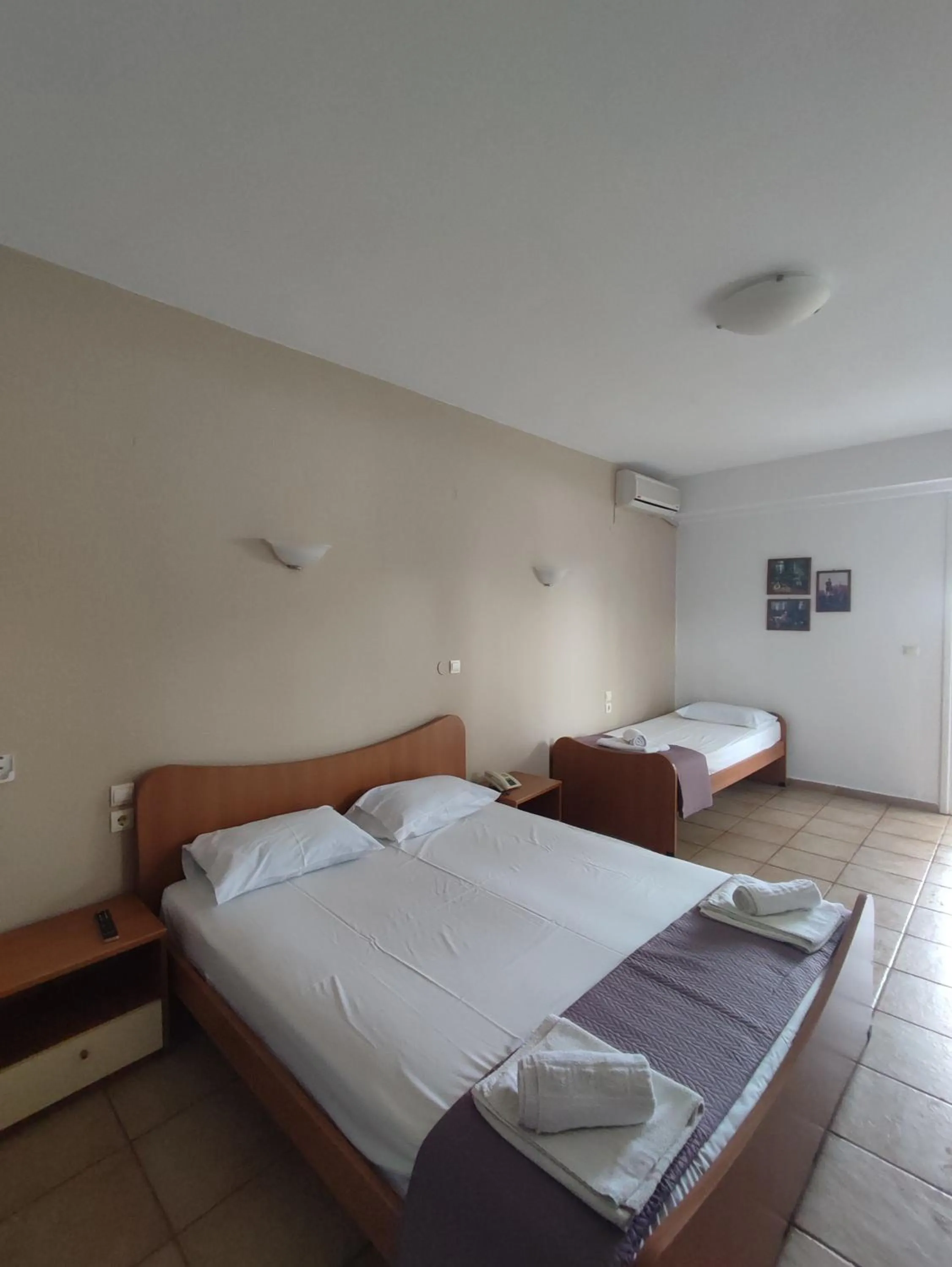 Photo of the whole room, Bed in Bella Grecia