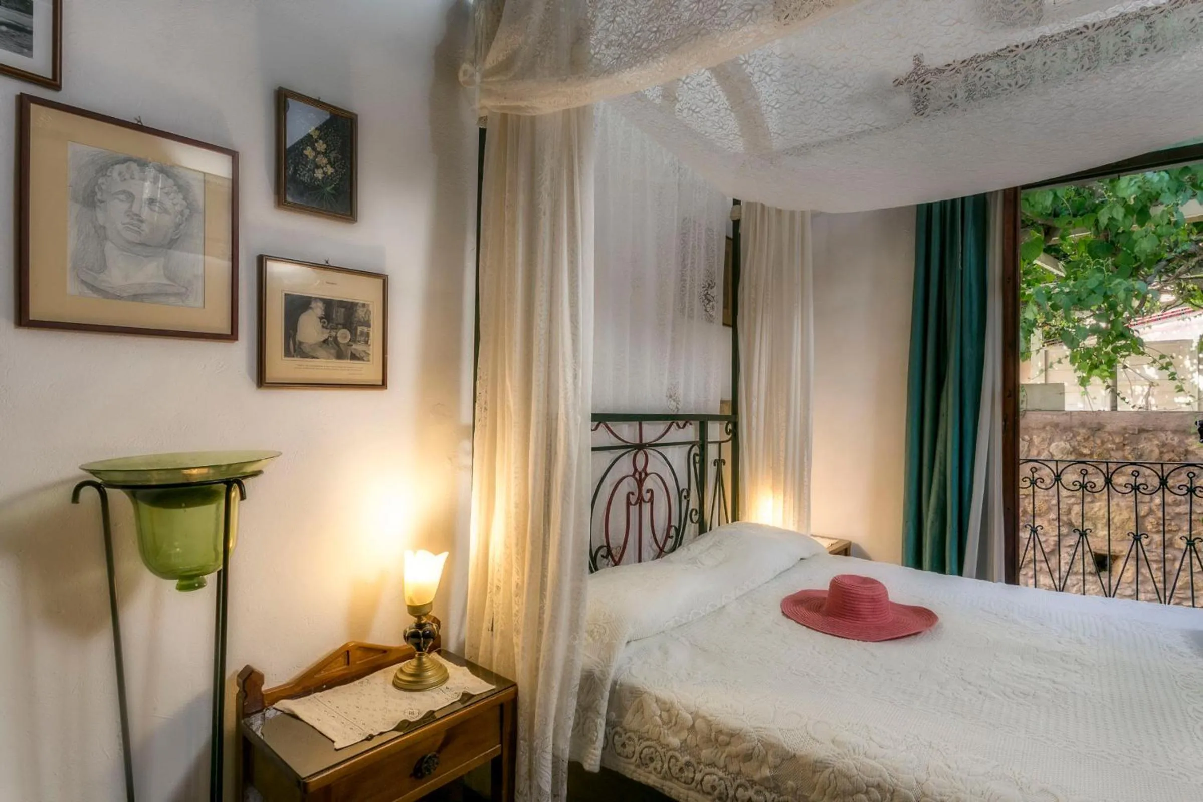 Bed in Ifigenia by Captain Michalis