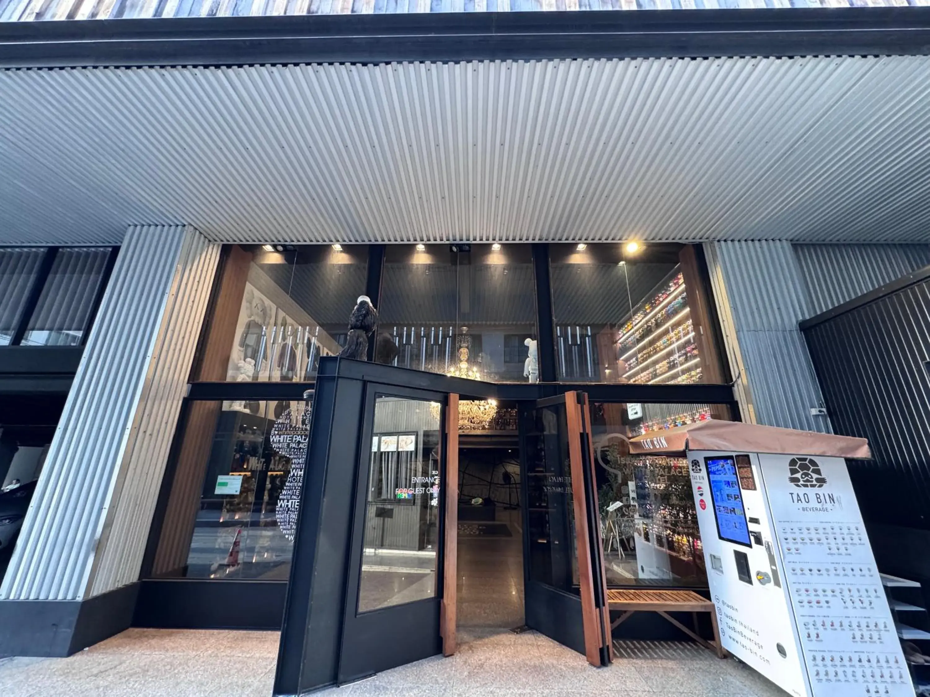 Facade/entrance in White Palace Bangkok Facade/entrance in White Palace Bangkok