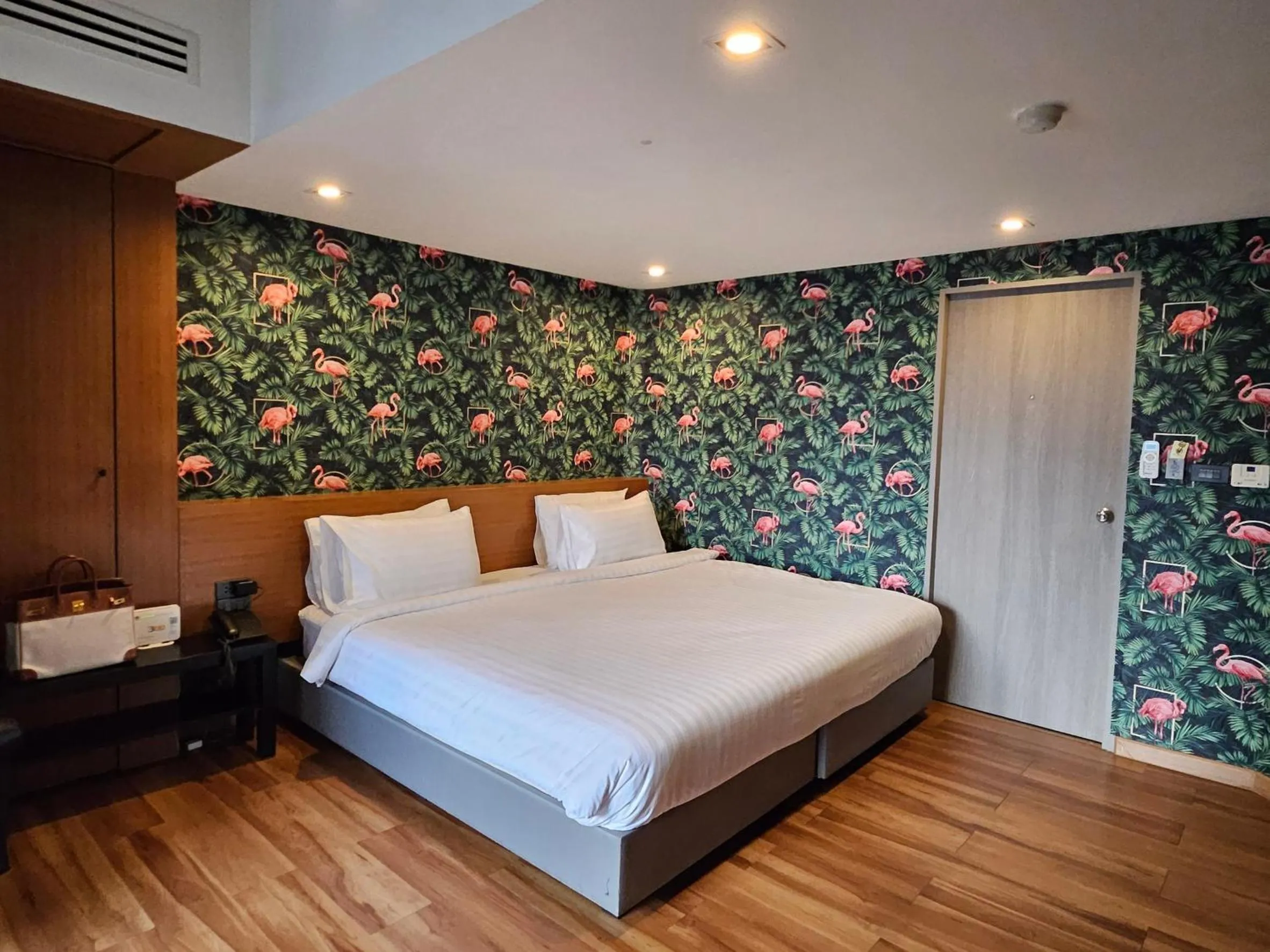 Bed in White Palace Bangkok