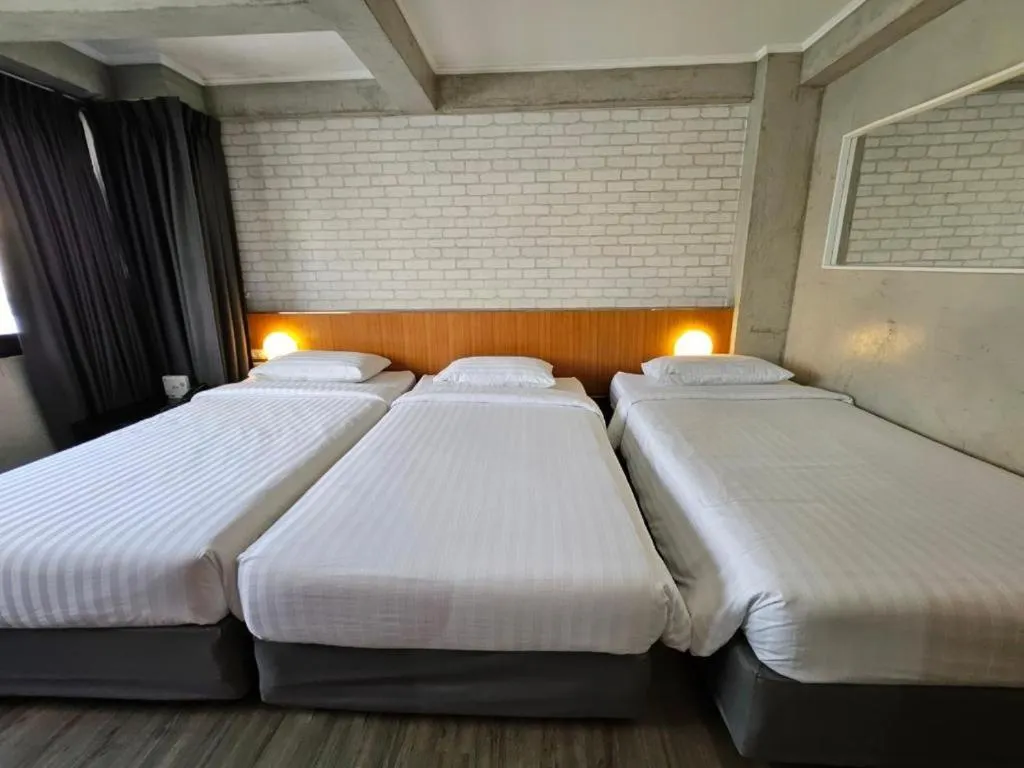 Bedroom, Bed in White Palace Bangkok