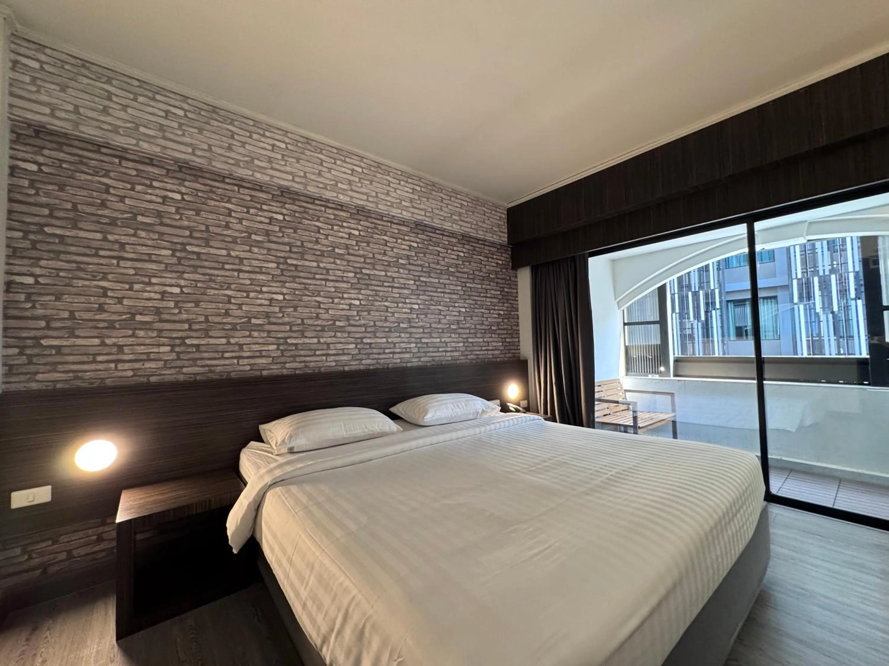 Bed in White Palace Bangkok