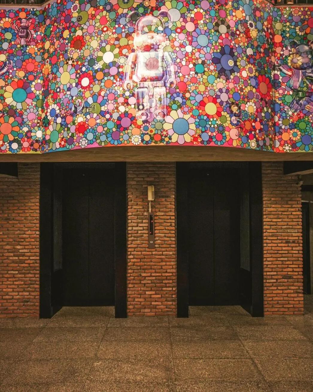 elevator in White Palace Bangkok