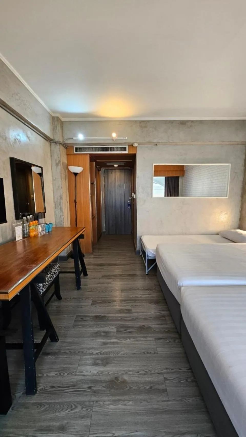 Bed in White Palace Bangkok