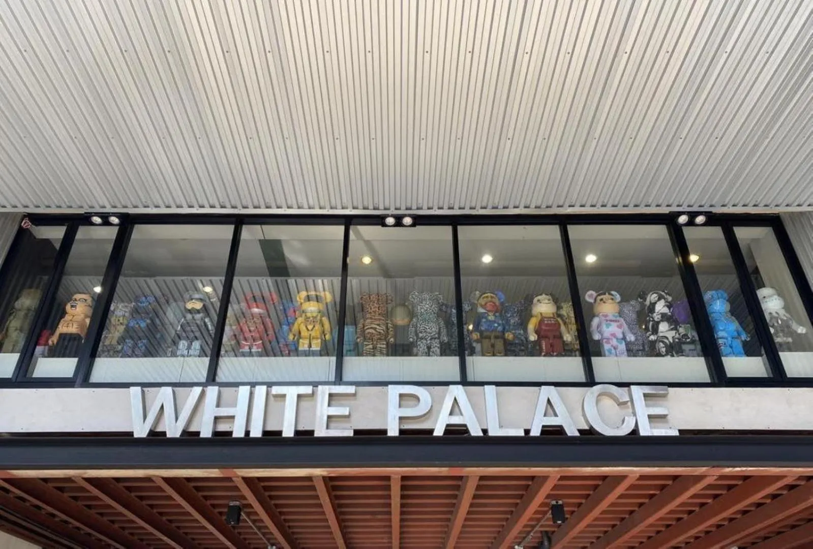 Property building in White Palace Bangkok