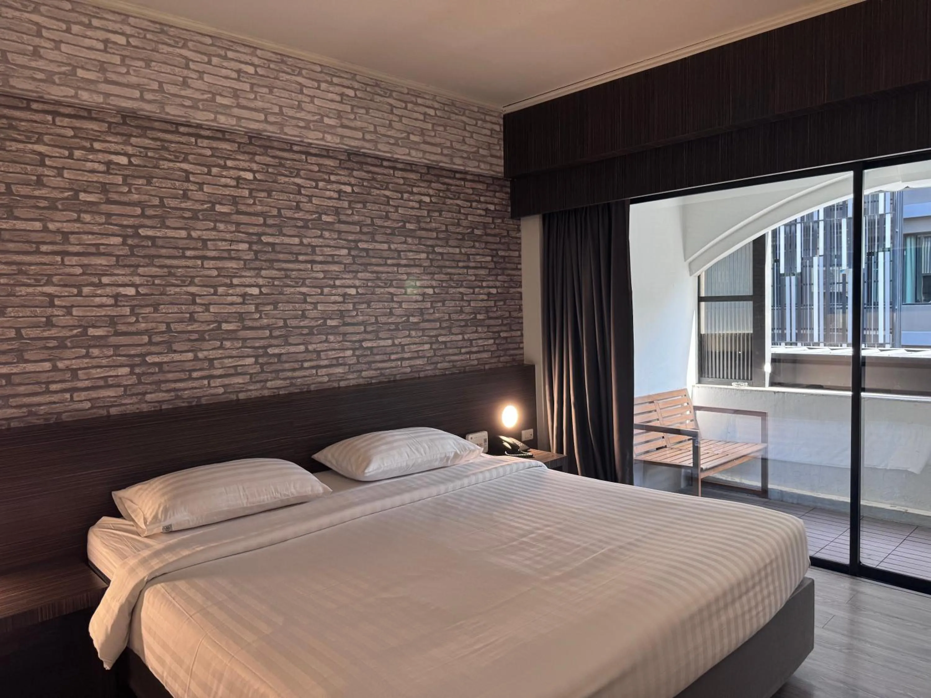 Bed in White Palace Bangkok