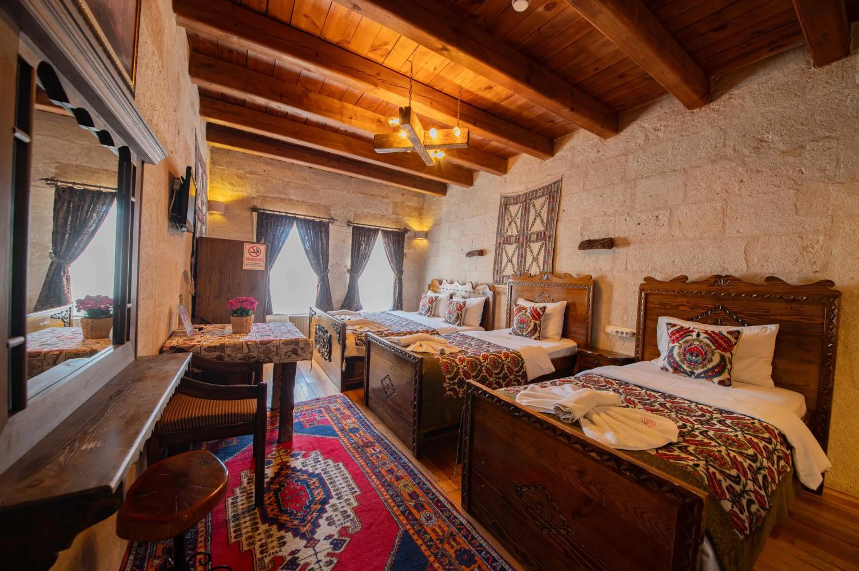 Photo of the whole room, Bed in Safran Cave Hotel