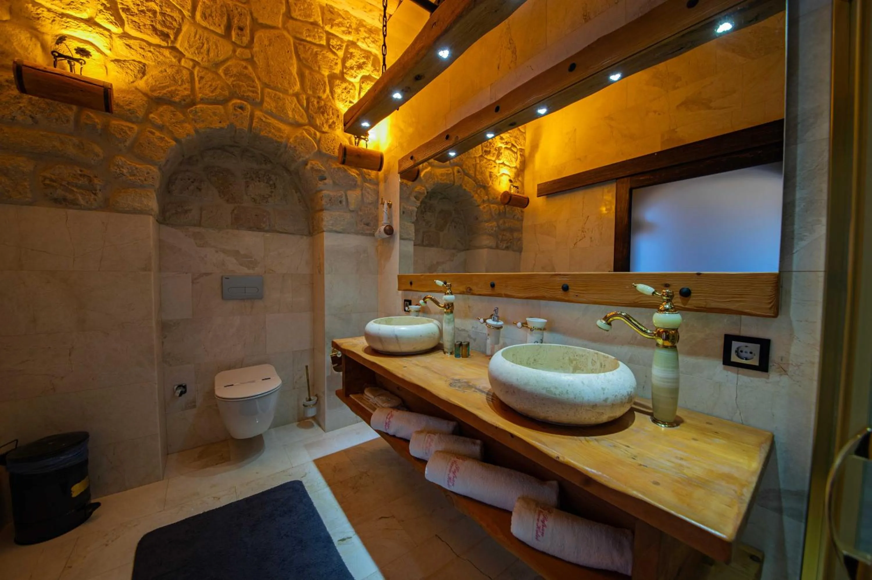 Bathroom in Safran Cave Hotel