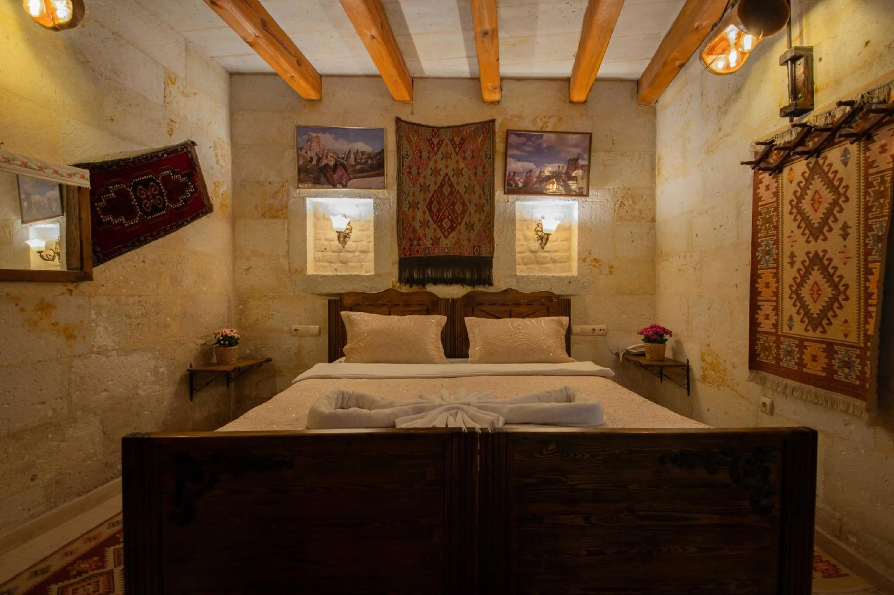 Bedroom, Bed in Safran Cave Hotel