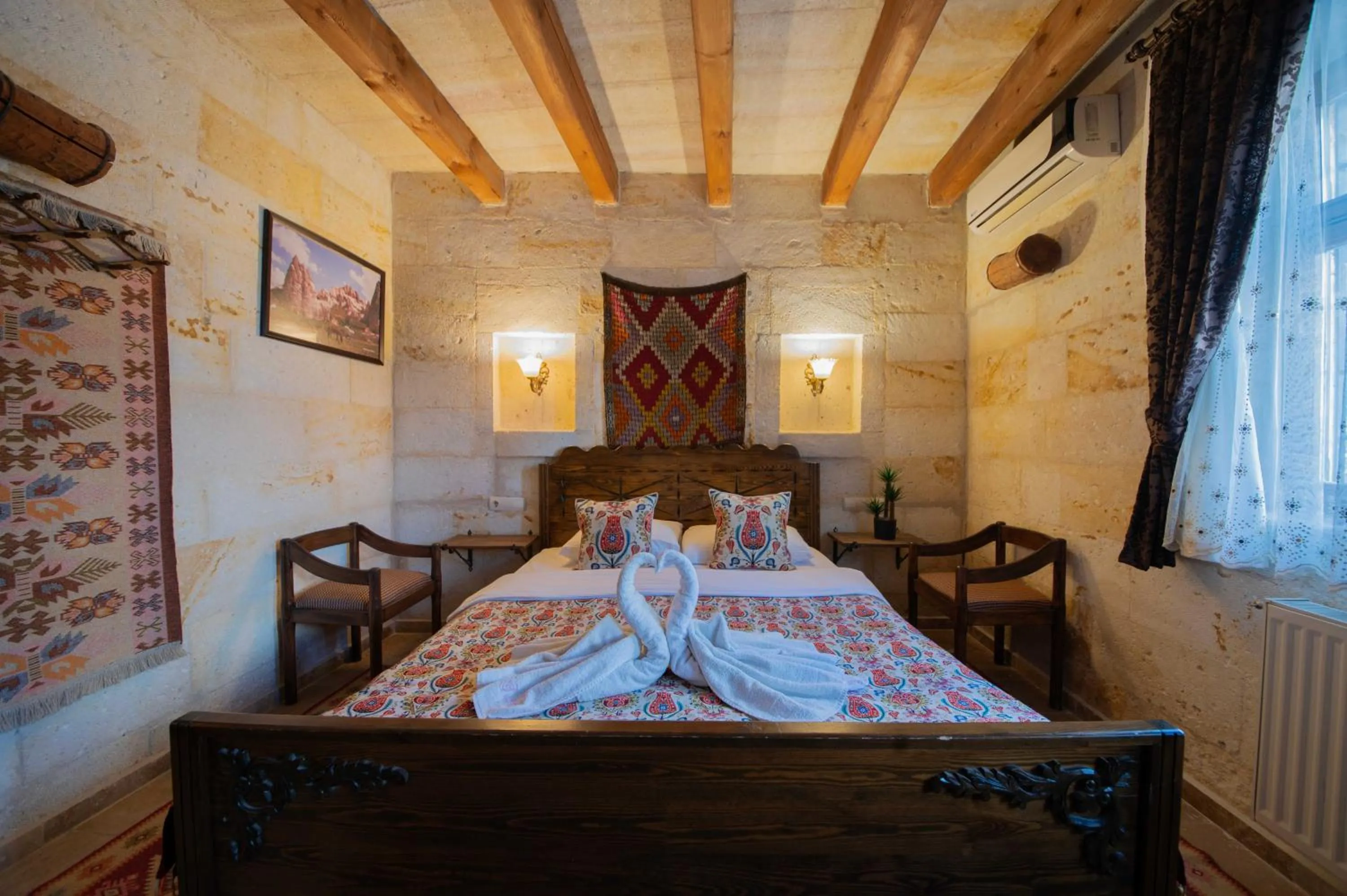 Photo of the whole room, Bed in Safran Cave Hotel
