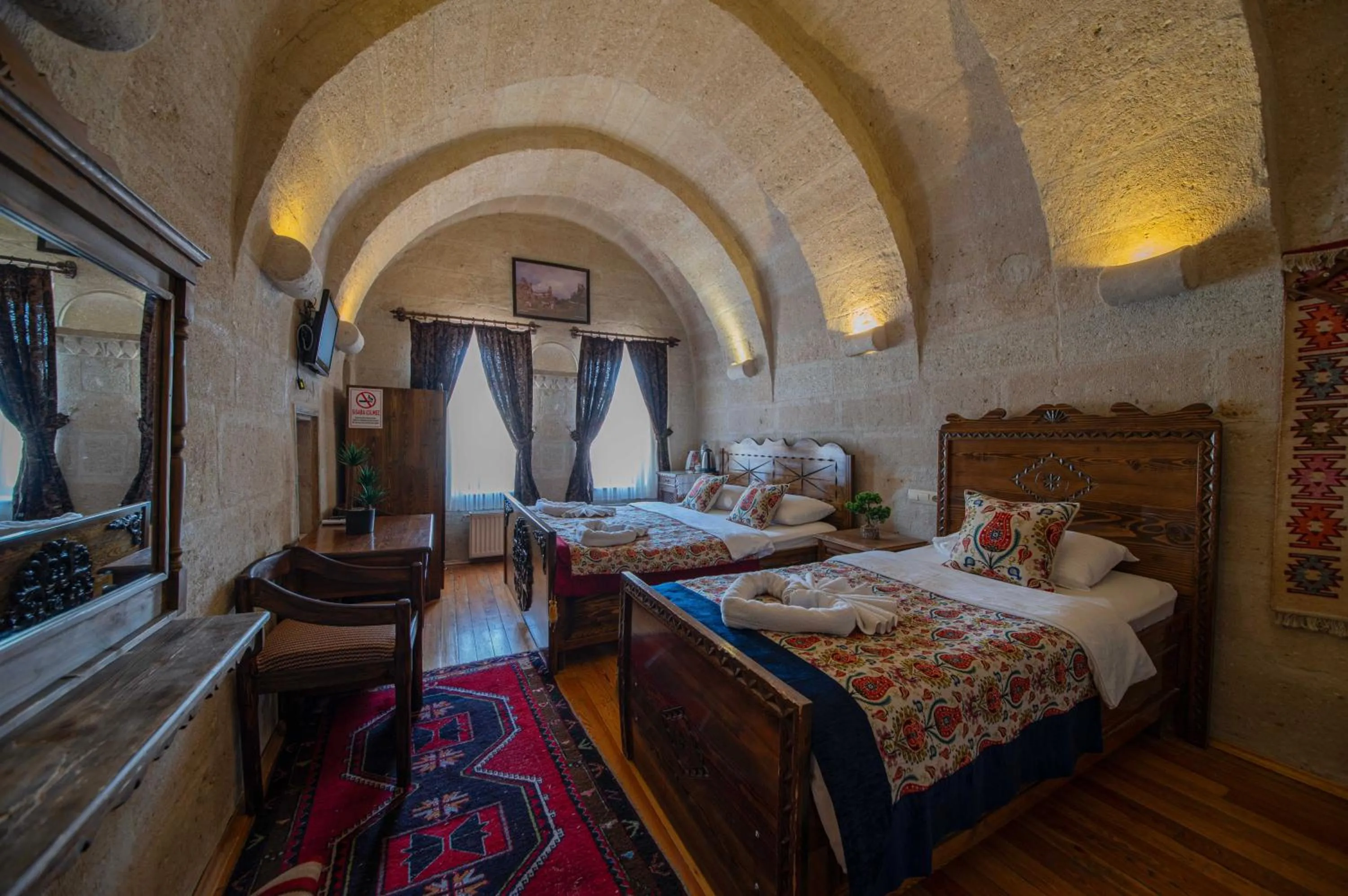 Photo of the whole room, Bed in Safran Cave Hotel