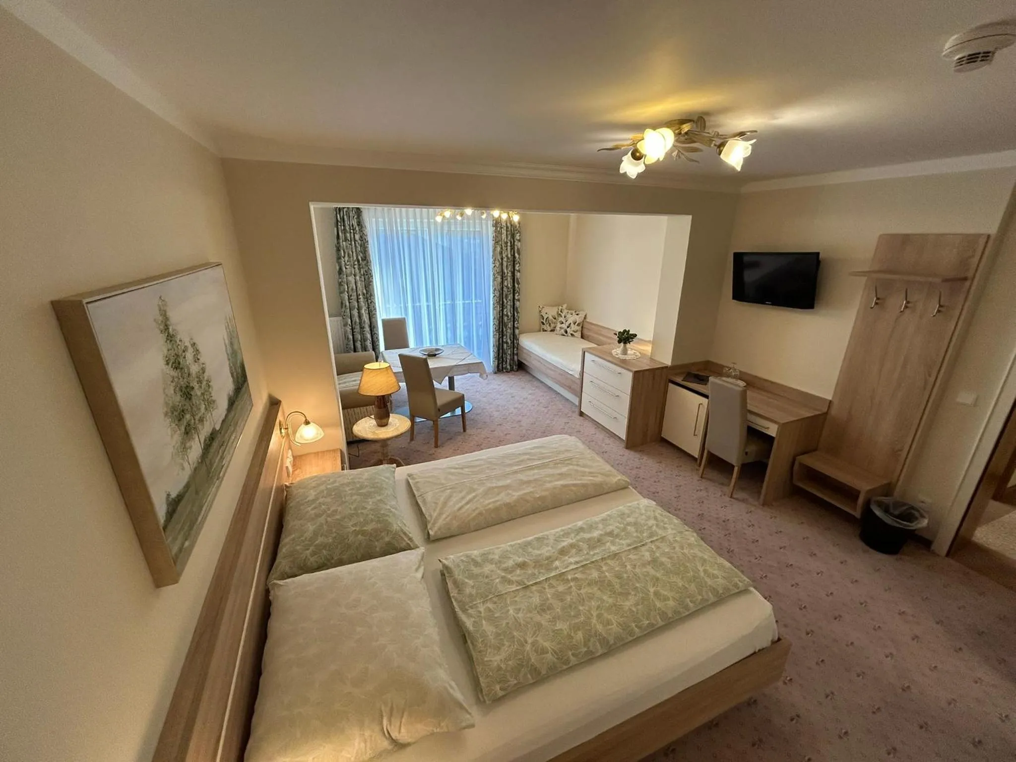 Bed in Pension Schlömmer