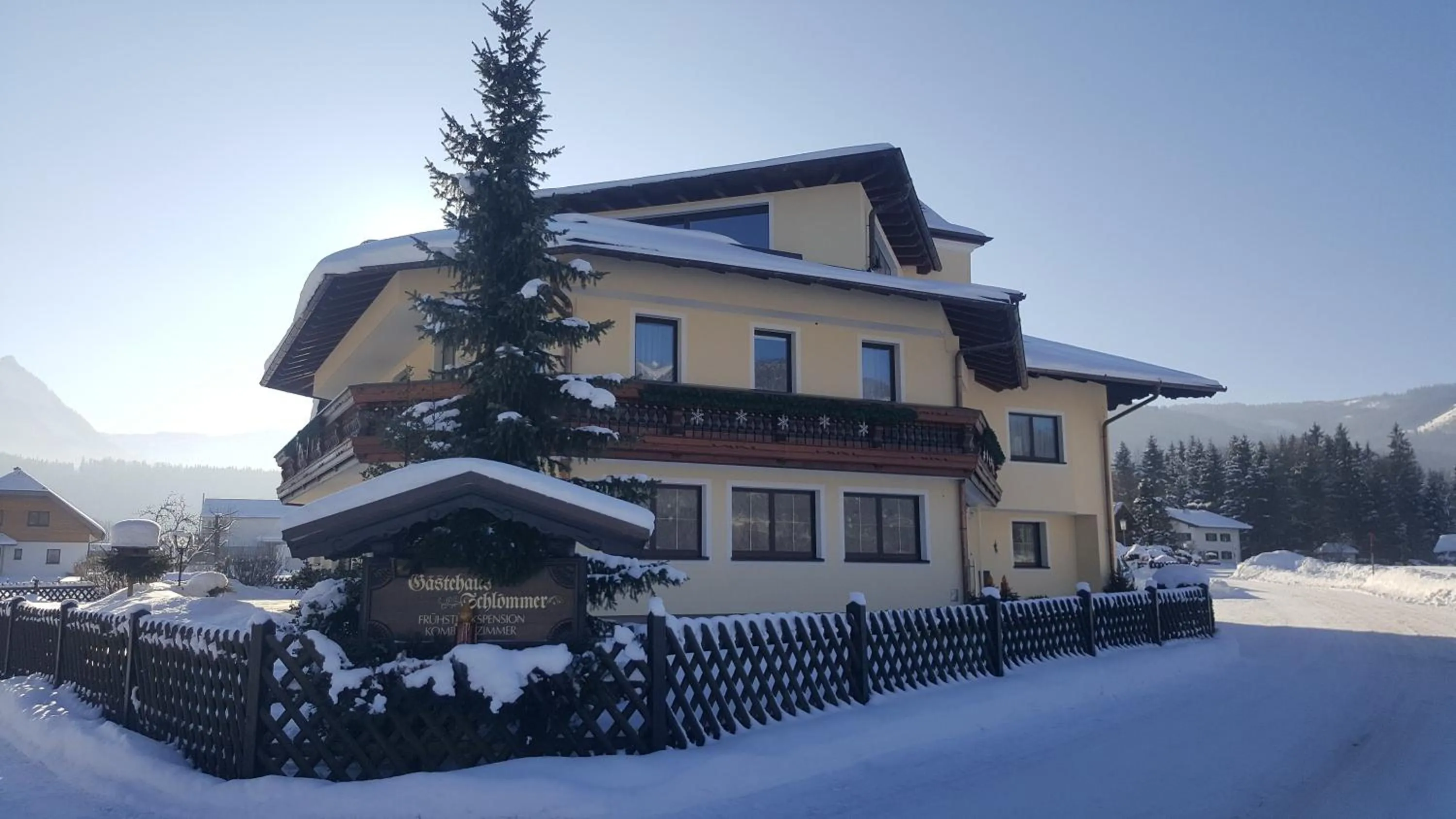 Facade/entrance in Pension Schlömmer