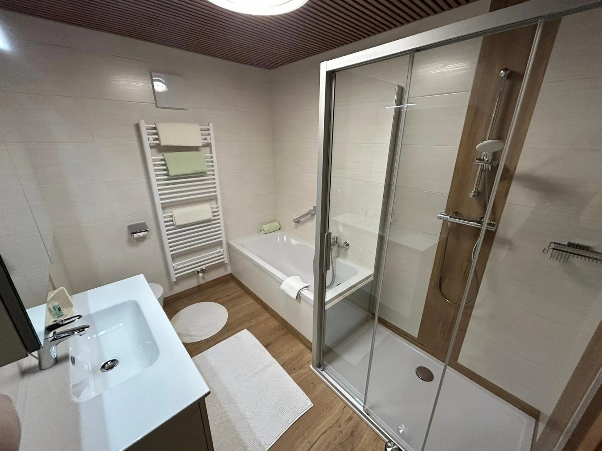 Shower, Bed in Pension Schlömmer