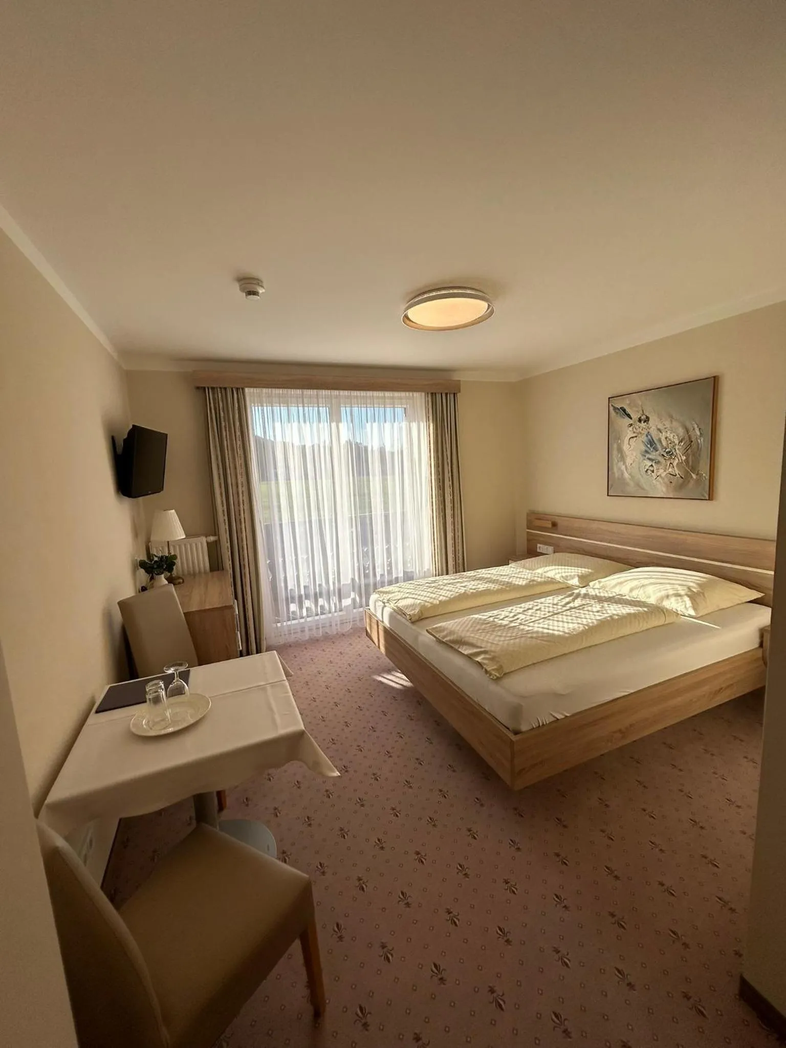 Bed in Pension Schlömmer