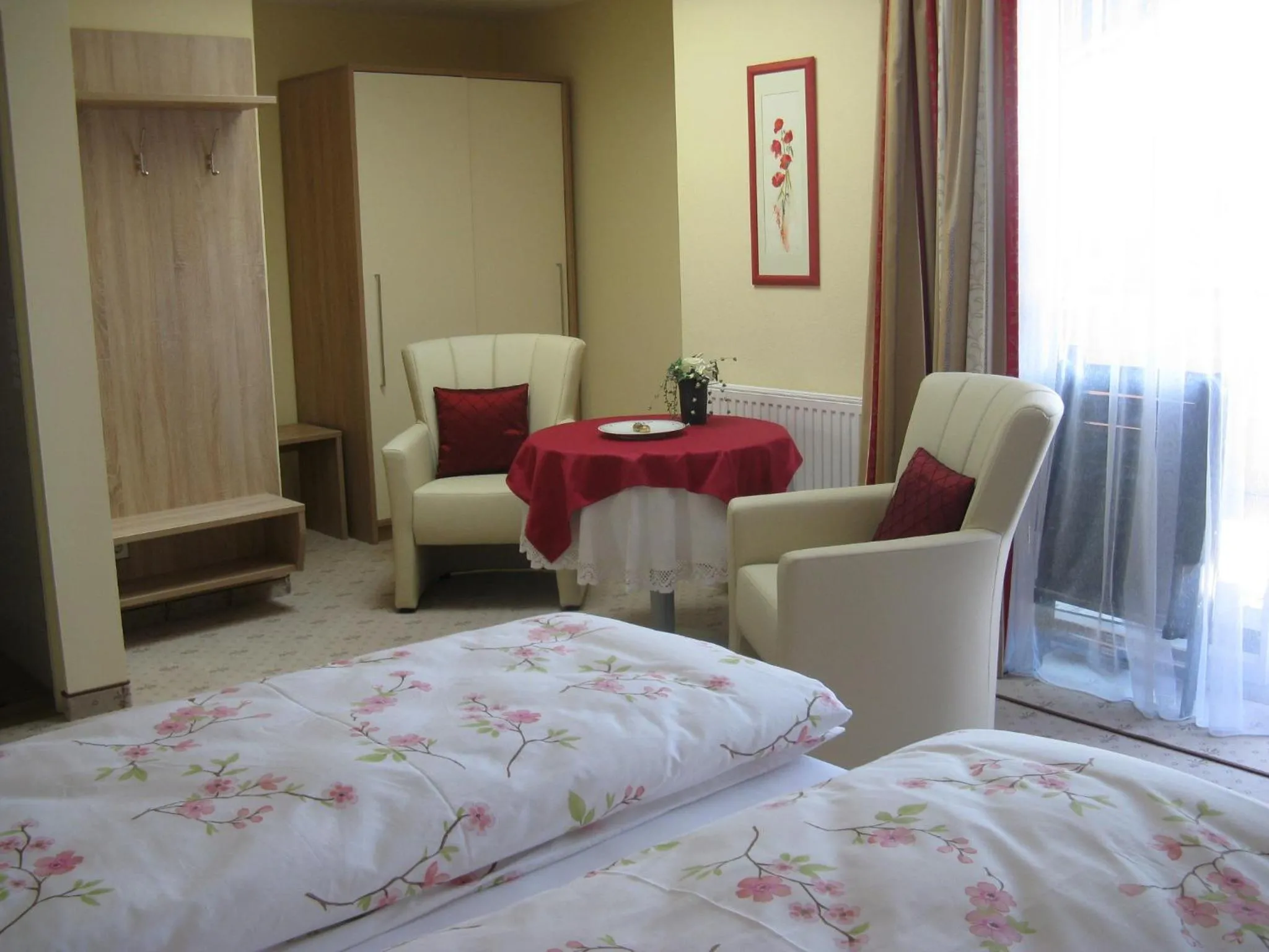 Day, Bed in Pension Schlömmer
