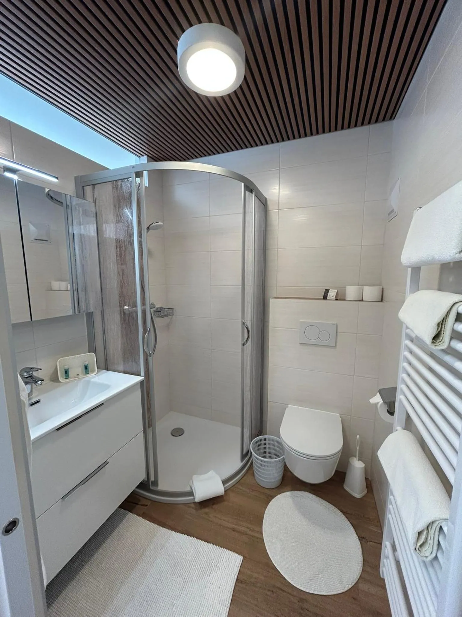 Shower in Pension Schlömmer