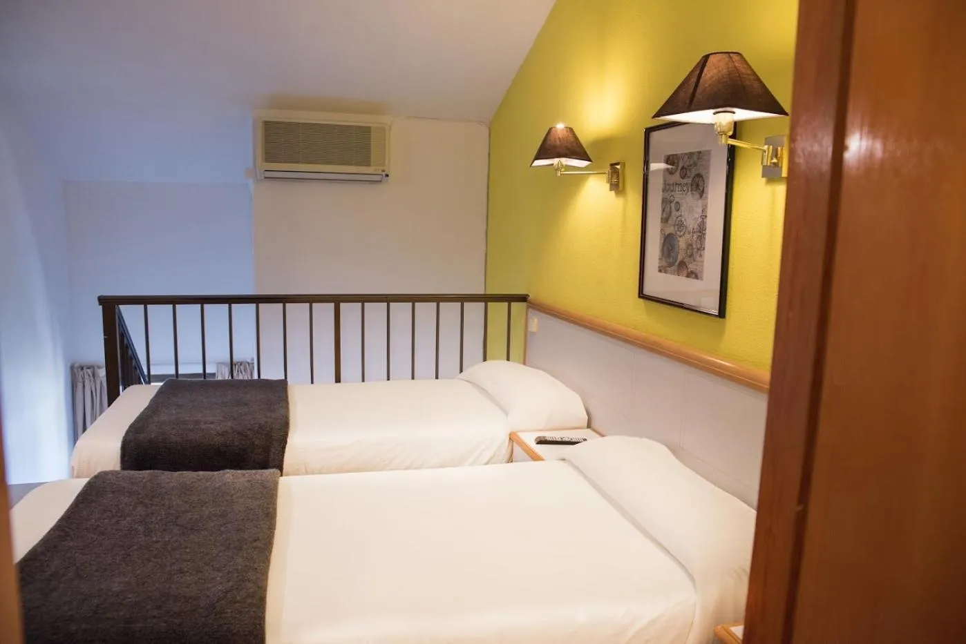 Photo of the whole room, Bed in Hotel Prado Real