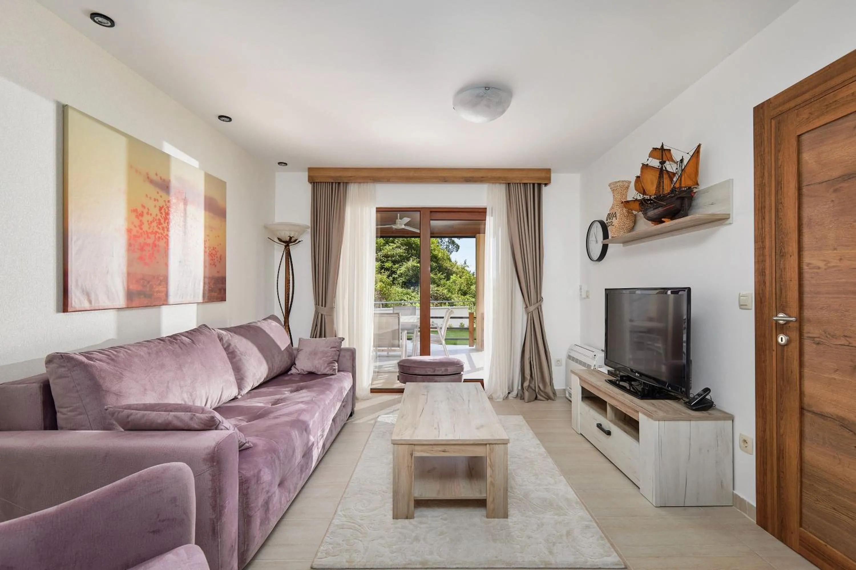 Two-Bedroom Apartment with Sea View and Terrace  in Meridian Hotel