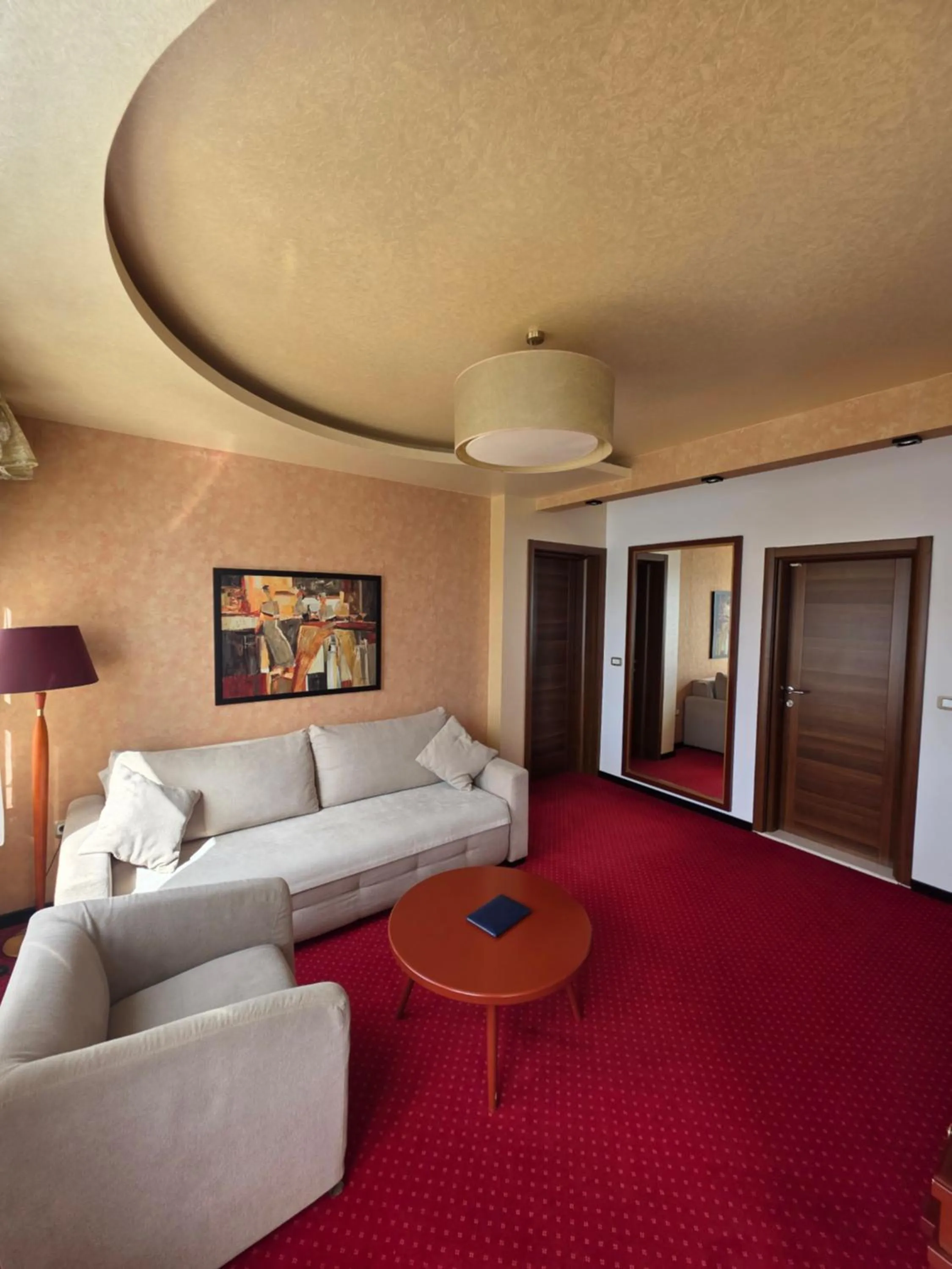 Living room in Meridian Hotel