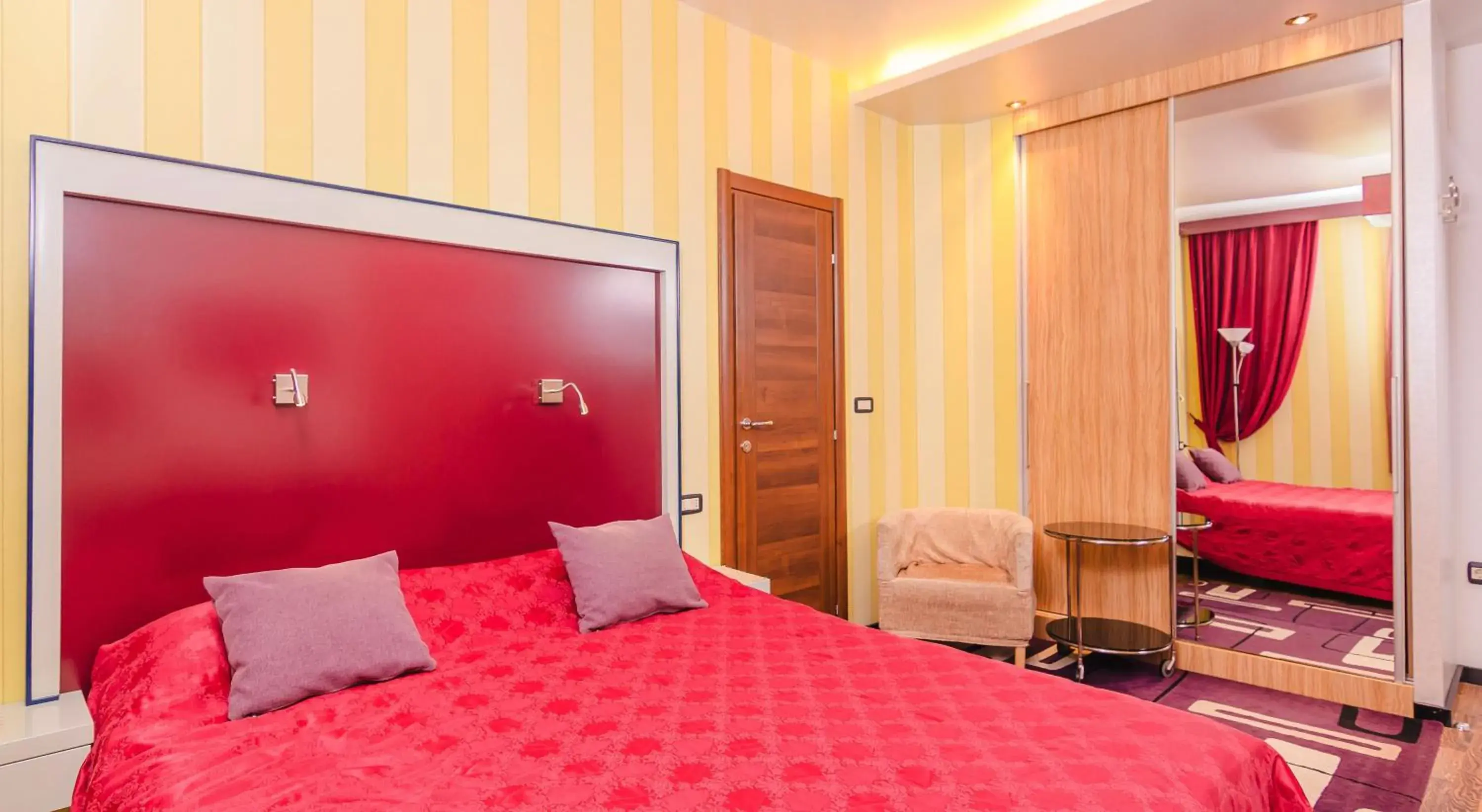 Double Room in Meridian Hotel Double Room in Meridian Hotel