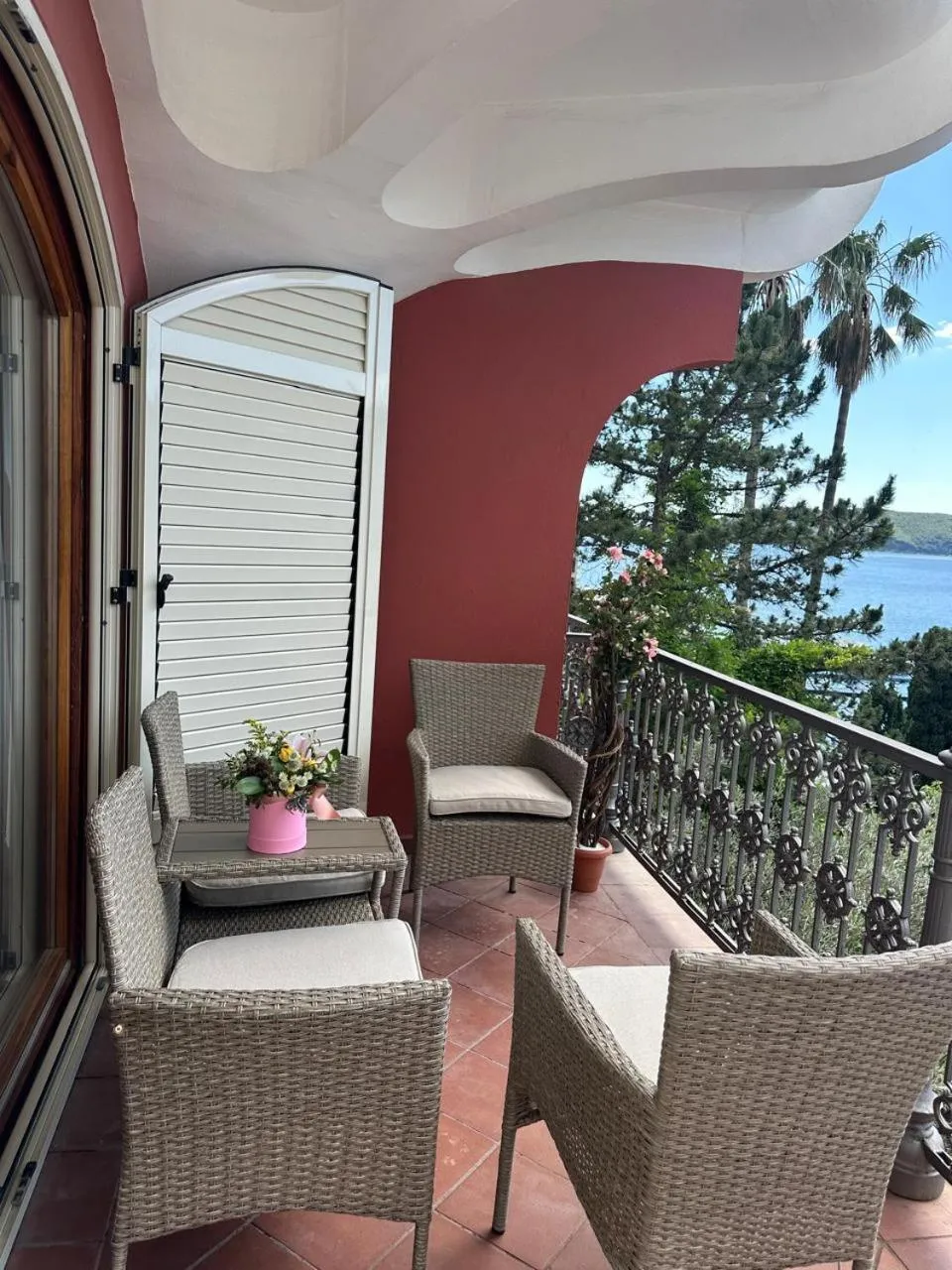 Patio in Meridian Hotel